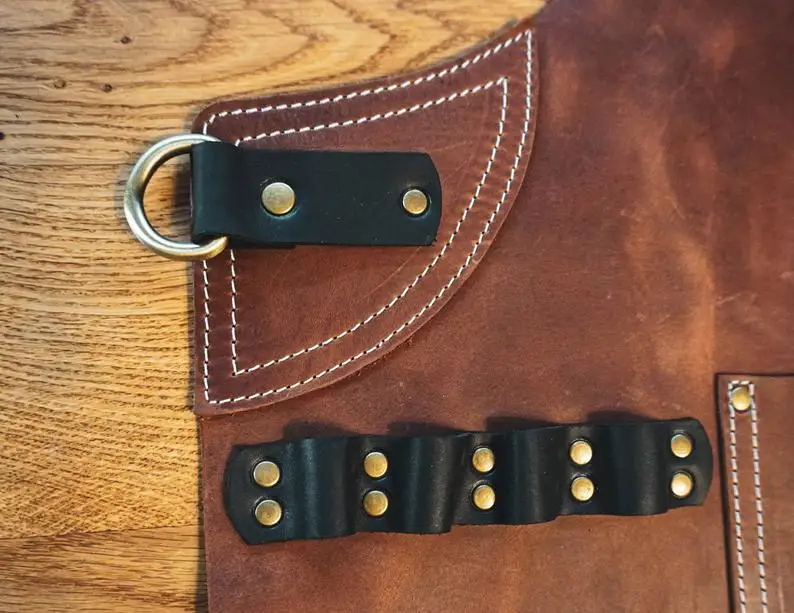  Частная торговая марка кожаный фартук для садоводства нагрудник барбекю Плотницкий работник ручной работы бариста с латунной фурнитурой антикварного цвета