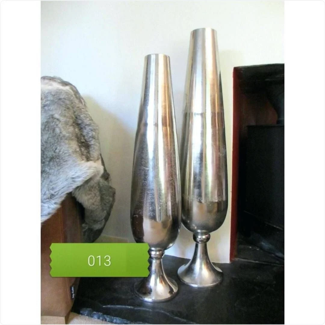 
 Серебряная полированная конусная ваза для украшения пола в отеле  