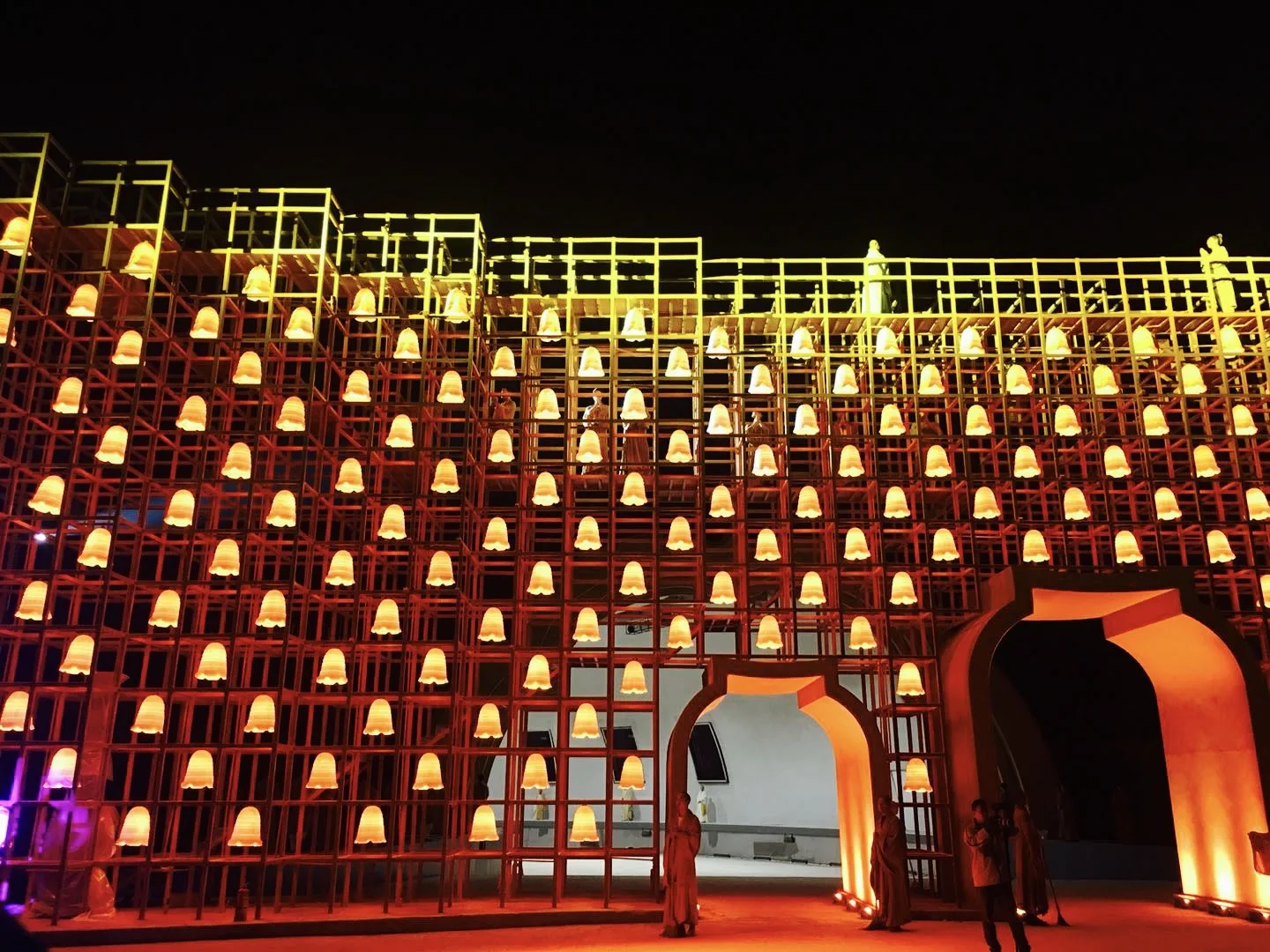 В ночное время Тур воды для музыкальных поющих фонтанов шоу с лазеры луч света актеры изумительные водные выступлений в помещении и на открытом воздухе