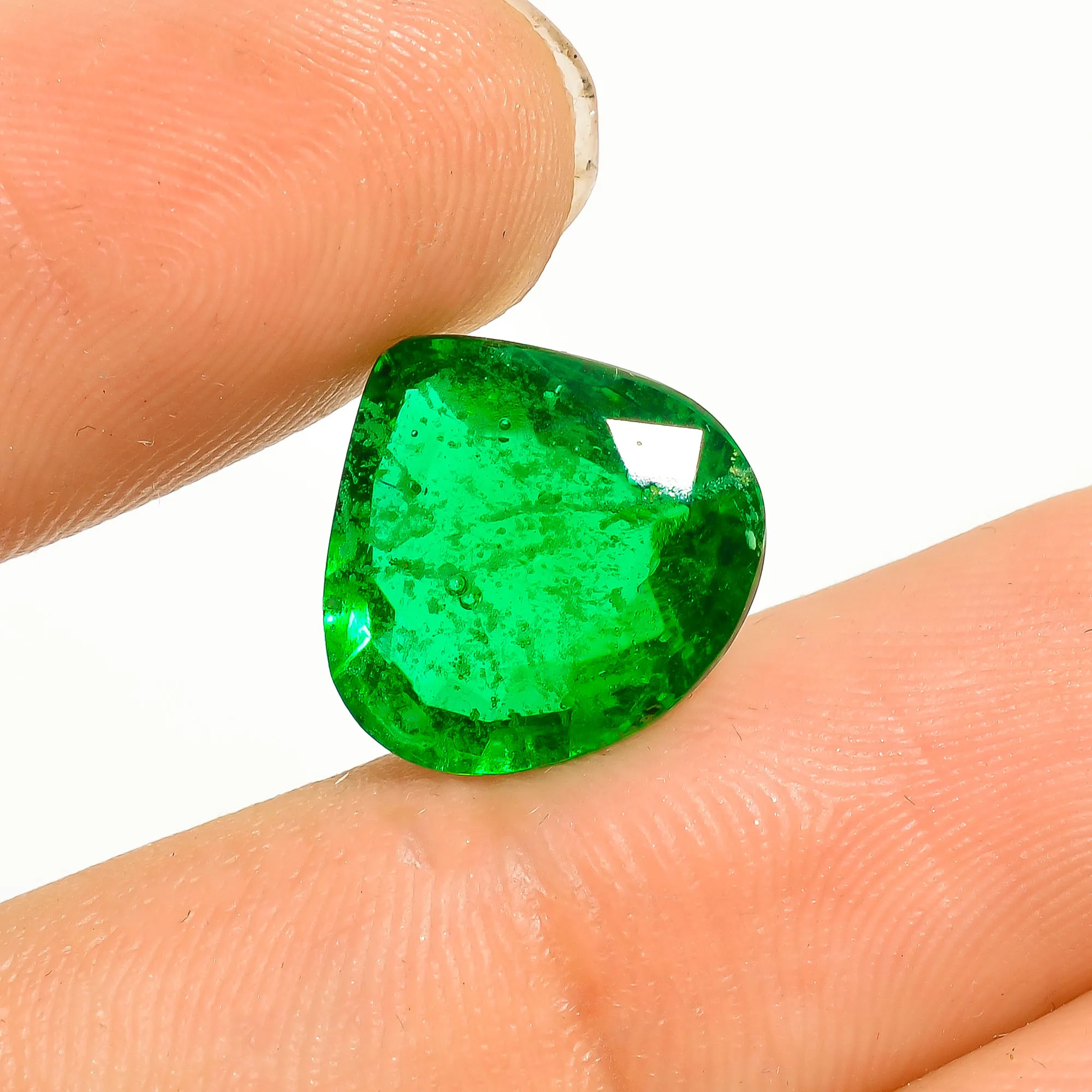 Created Green Emerald panna stone