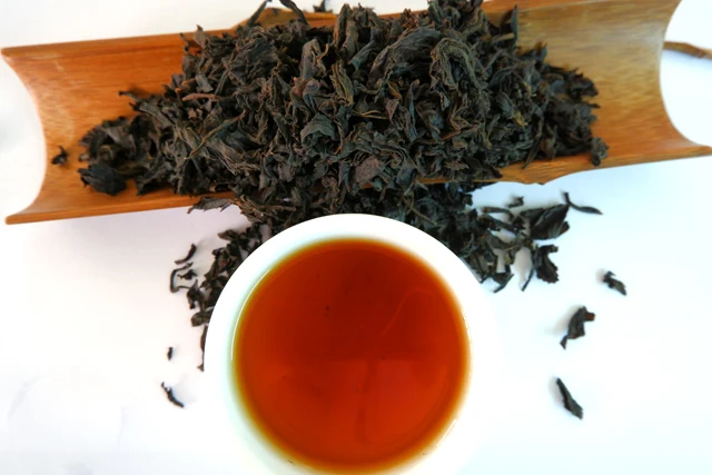 Мгновенный имбирь черный чай цена FOB во Вьетнаме помогает снизить кровяное давление продается по низкой цене урожай 2021