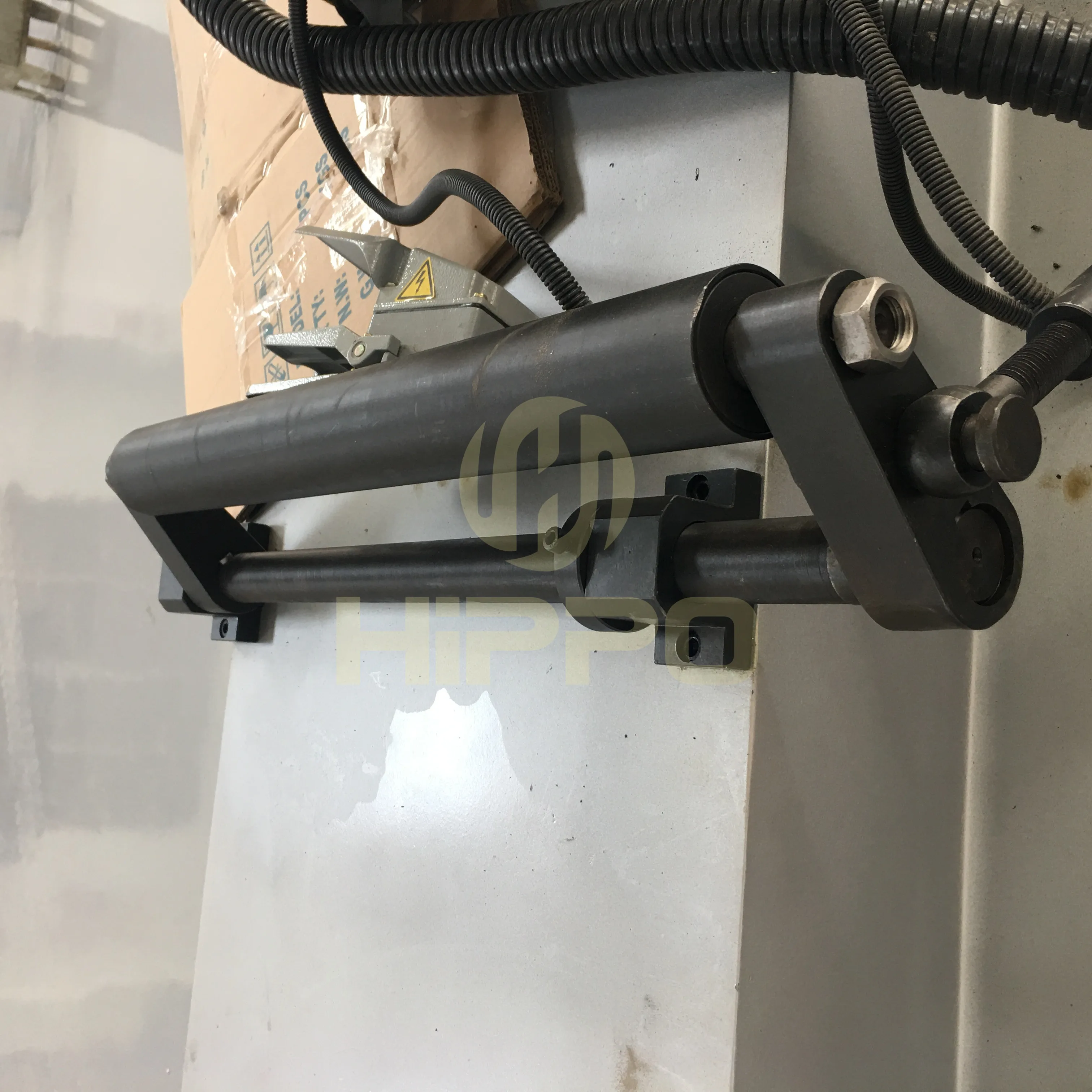 
China Semi-Automatic 3-Axis aluminum steel Pipe Bending Machine 