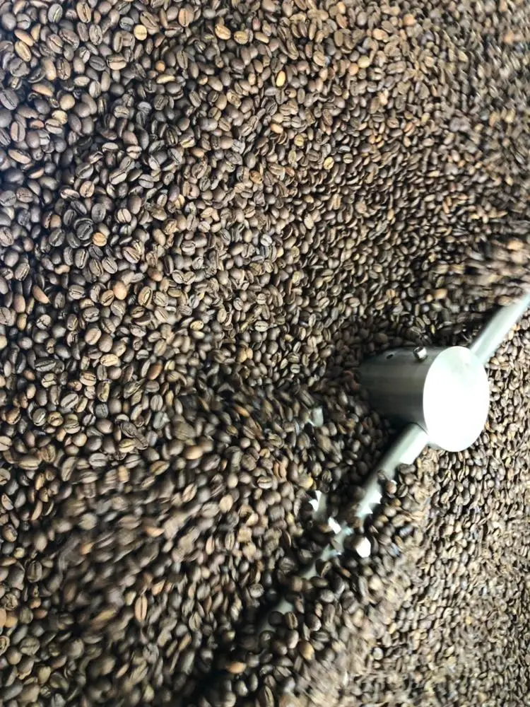 Вьетнамские жареные кофейные зерна ROBUSTA класса