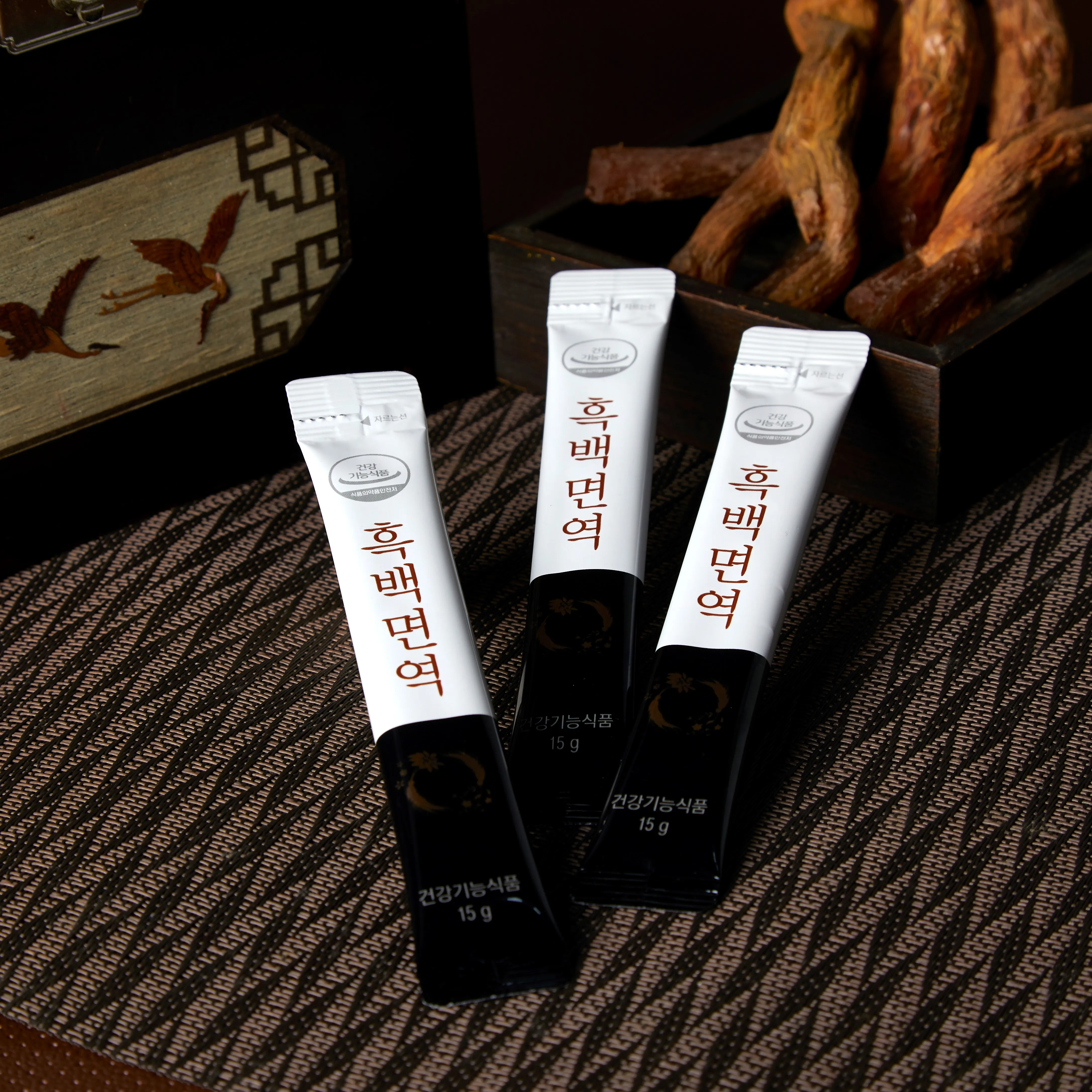 Ginseng extract Supplement from Korea Black Ginseng Steamed and Dried for 9 times Repeatedly 10 times higher Rg3 Saponin