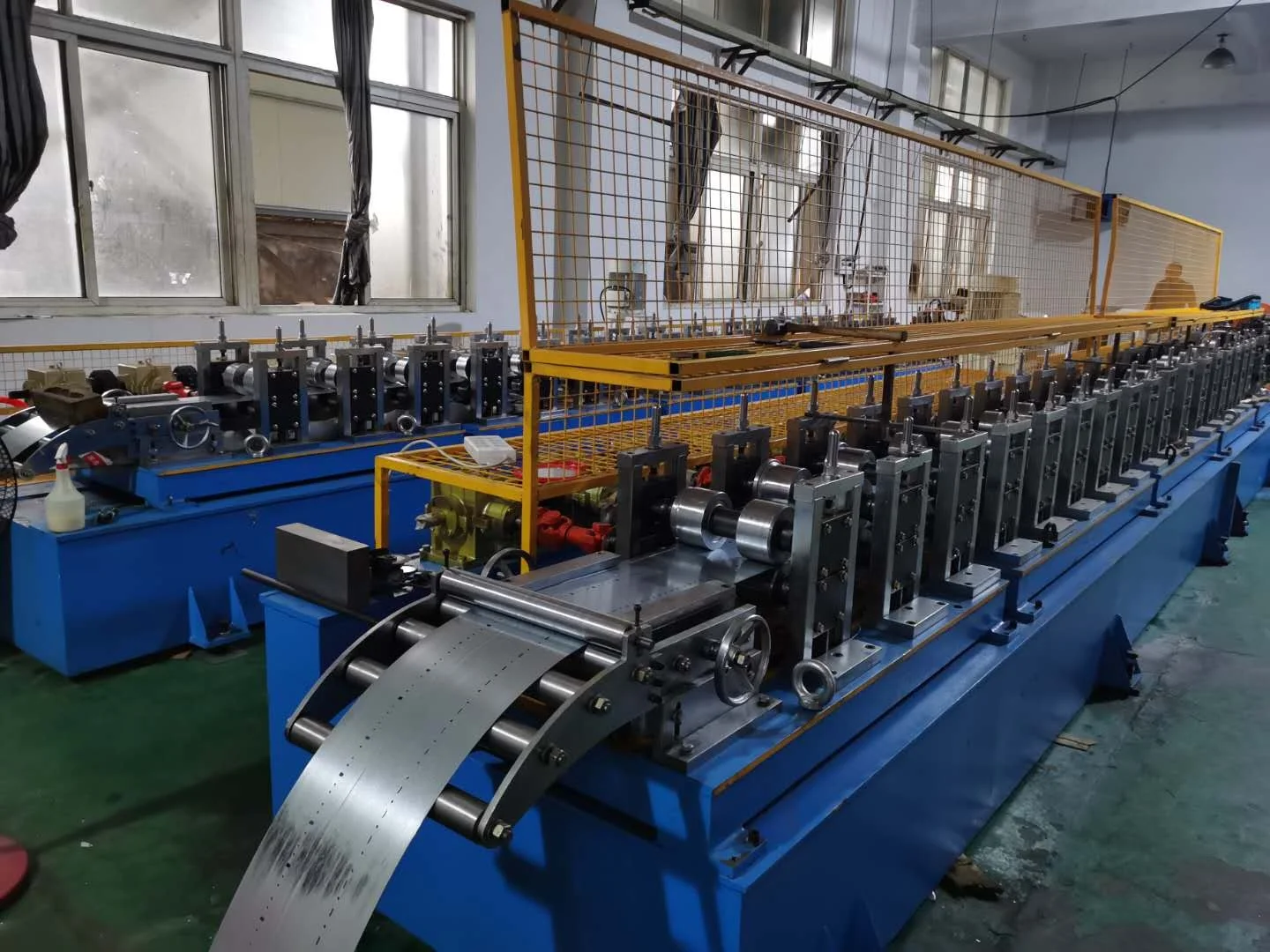 Galvanized tube / Steel Pipe / octagonal tube machine for Rolling Shutter Roller Door