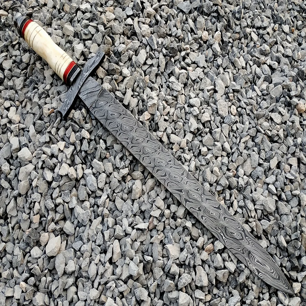 Охотничий мини-меч из дамасской стали с витым узором и дамасской защитой, ручка из Верблюжьей Кости с латунными распорками