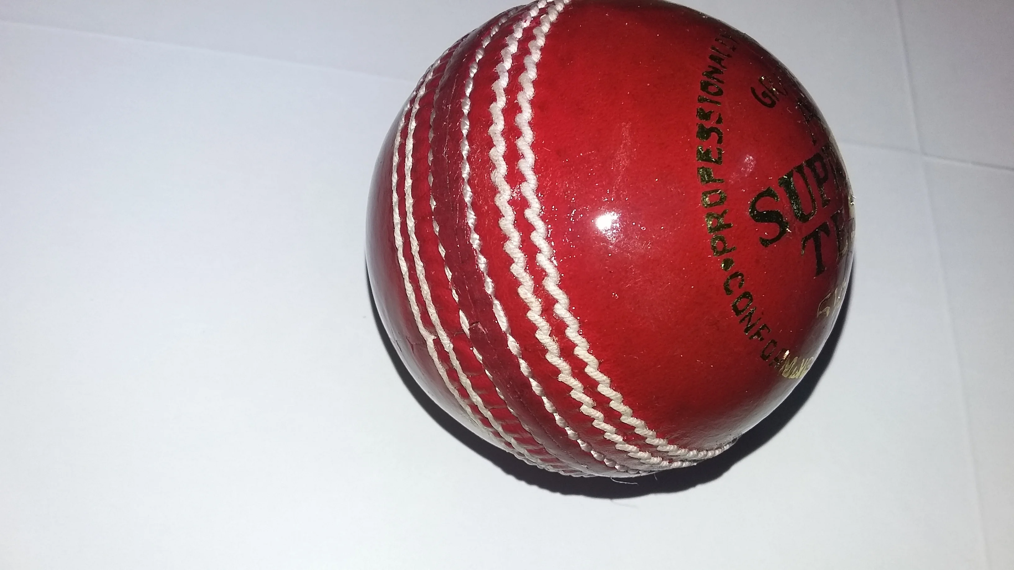 Export Quality Cricket Balls Red White and Pink Cricket Hard Leather Match Balls custom Logo Premium Quality Hand Stitched