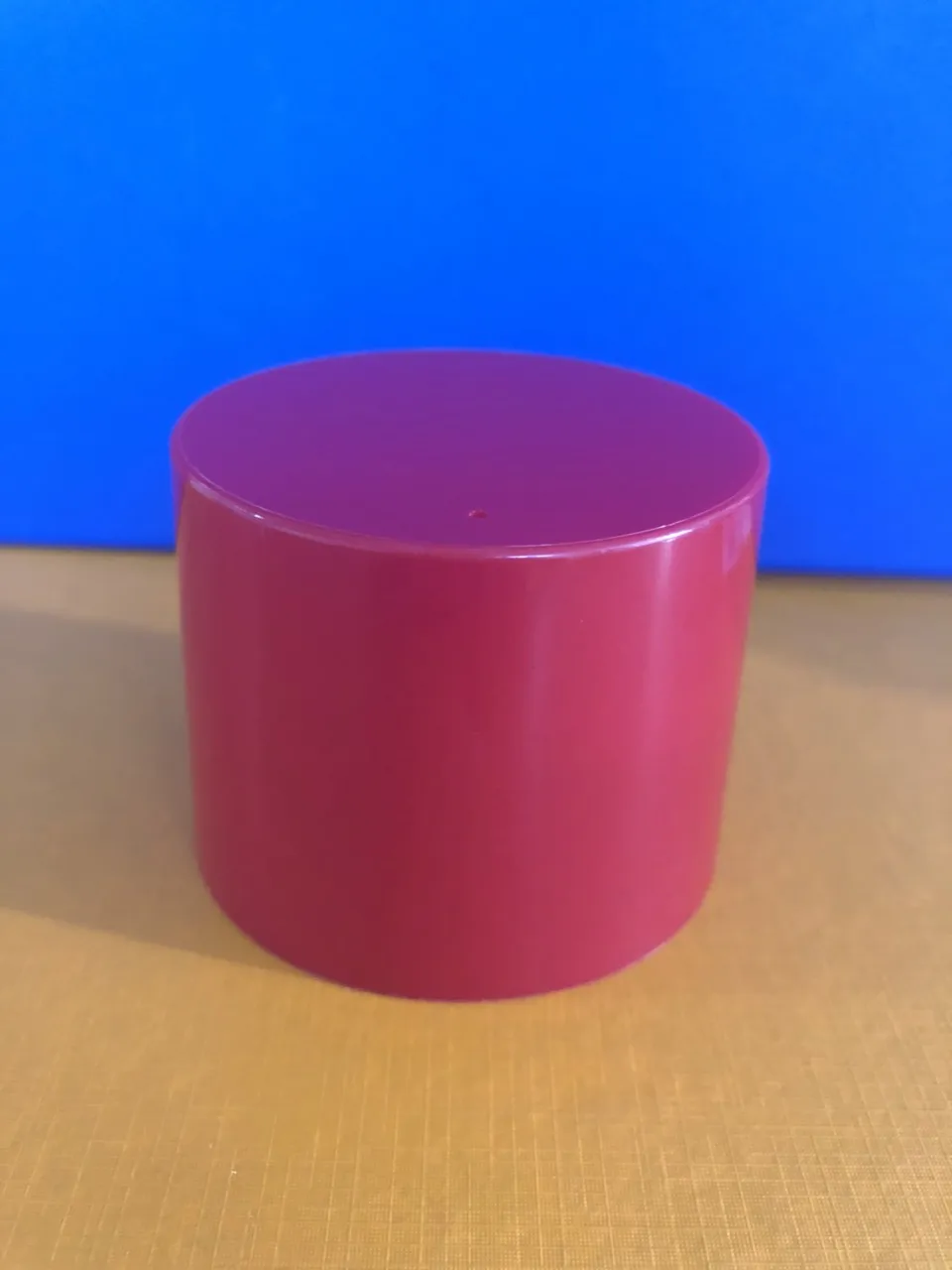  Пластиковые колпачки для аэрозольных баллонов диаметром 65 мм 52