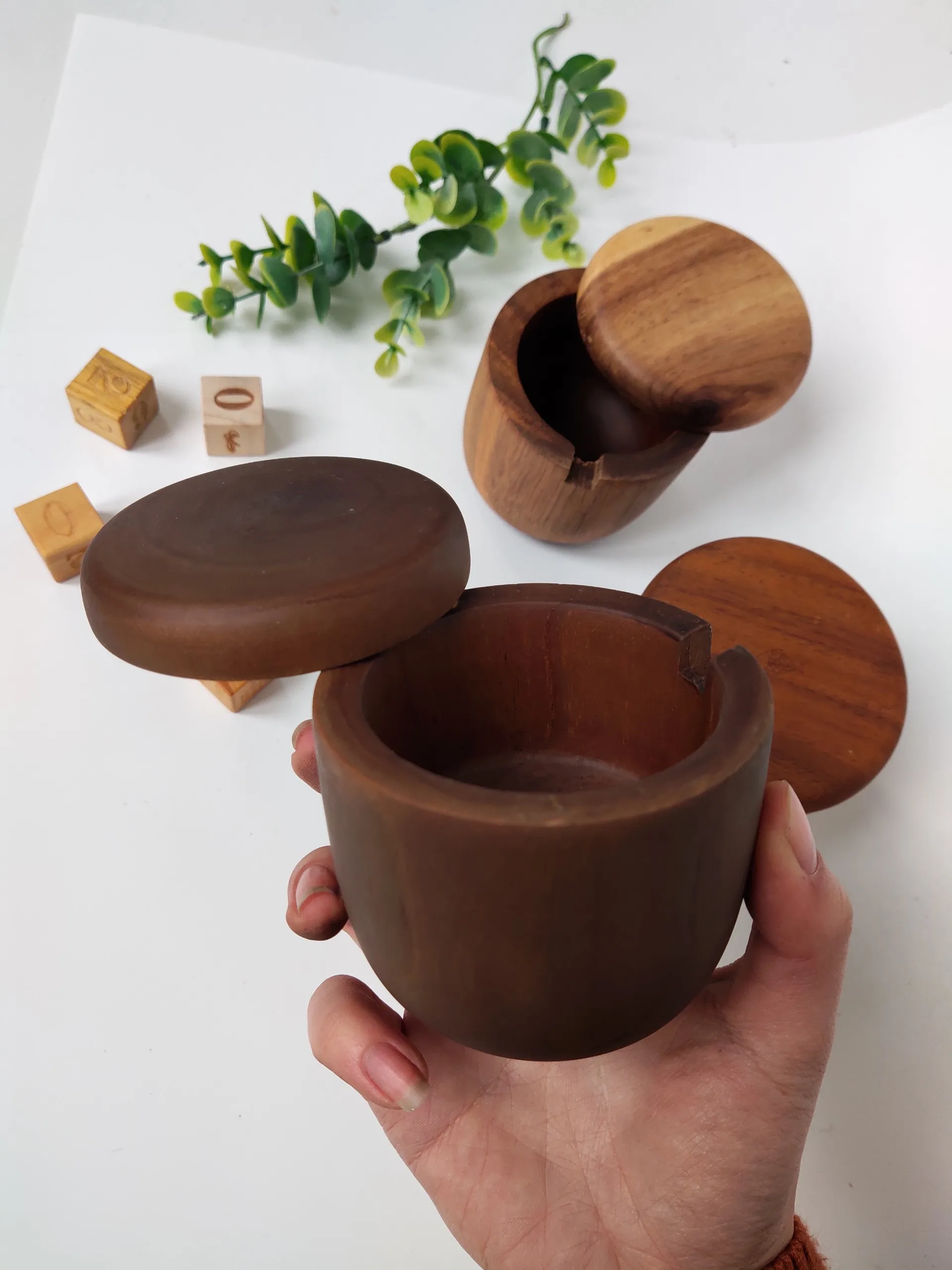 Wooden Acacia Wood Salt Box Salt Keeper With Lid Seasoning Box Spice Jar 100% Wooden Material