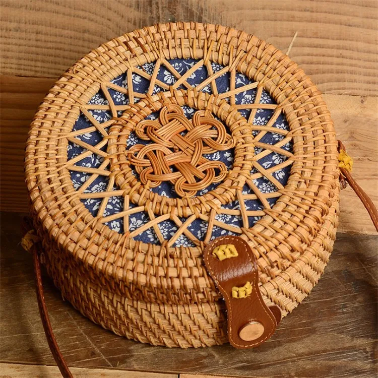 
Woven Rattan Bag Round Straw Shoulder Bag Small Beach HandBags Women Summer Hollow Handmade Messenger Crossbody Bags 