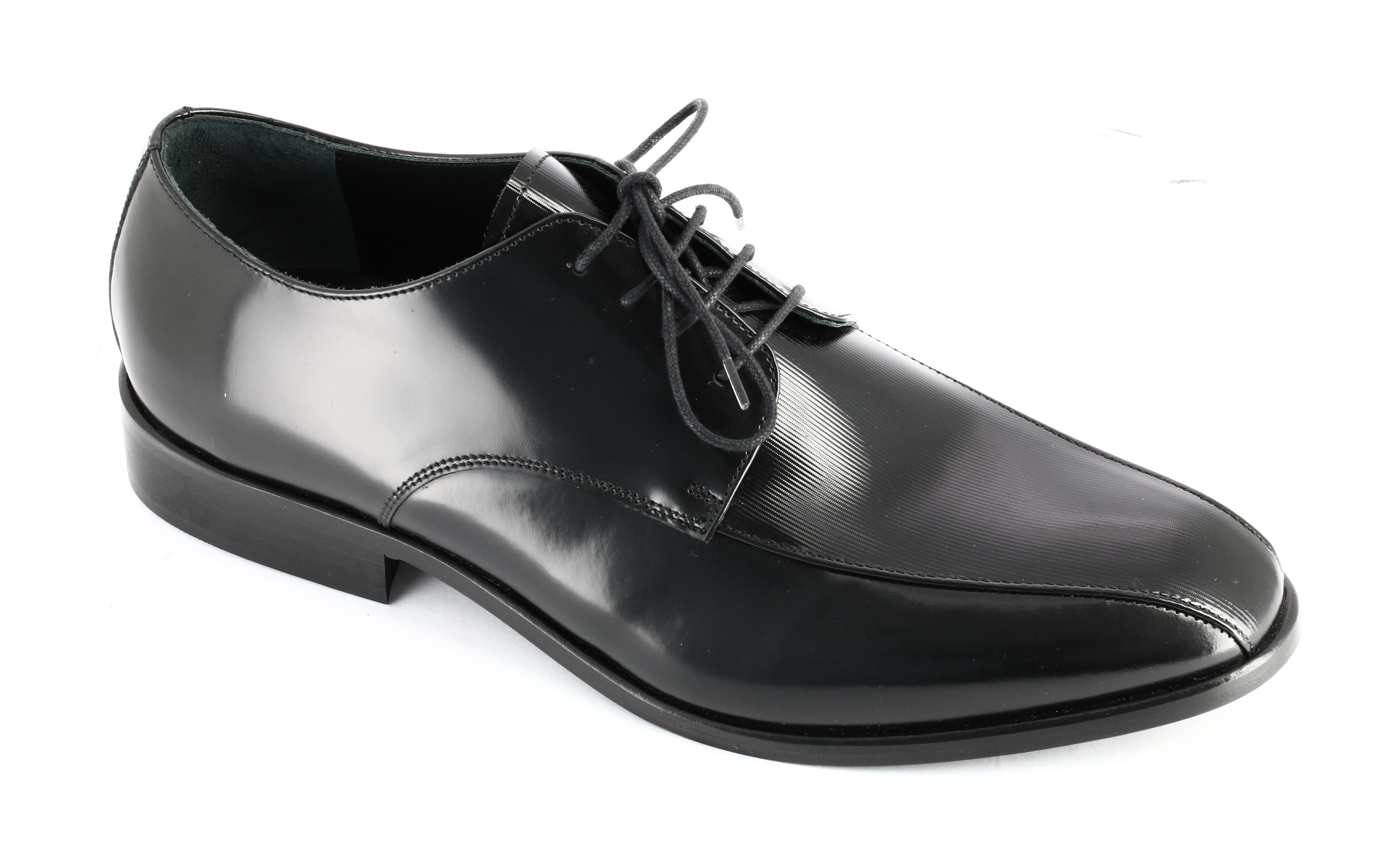 CLASSIC ELEGANT SHOE FOR FORMAL OCCASIONS