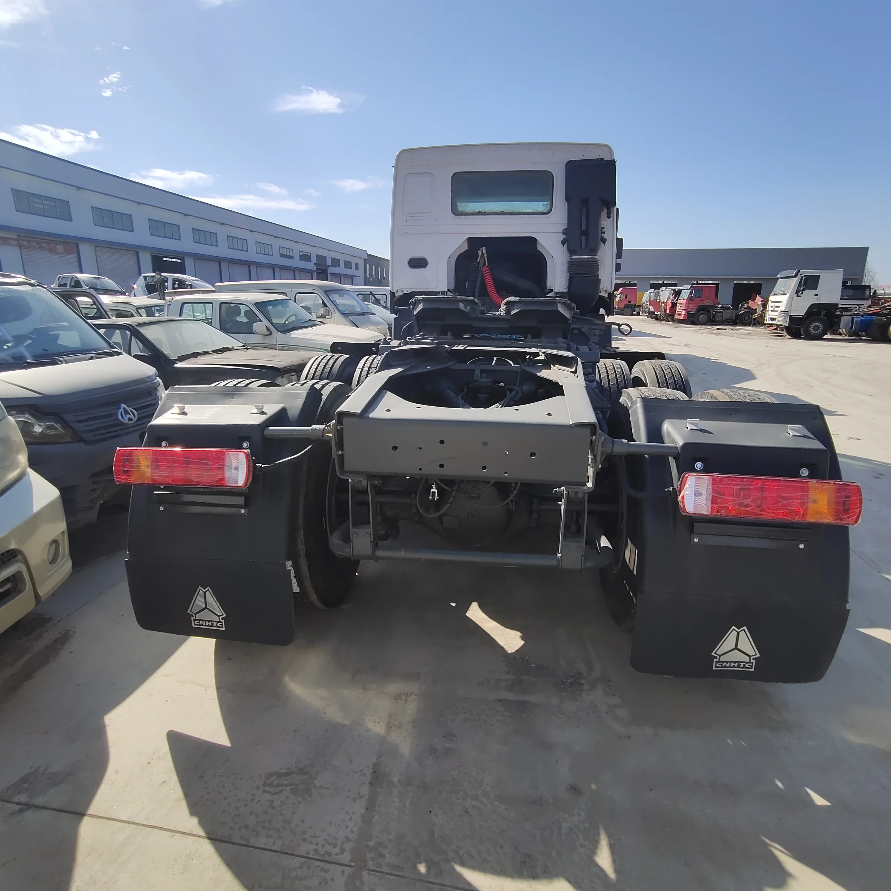 Used truck Hawo tractor truck 6 x 4 tractor