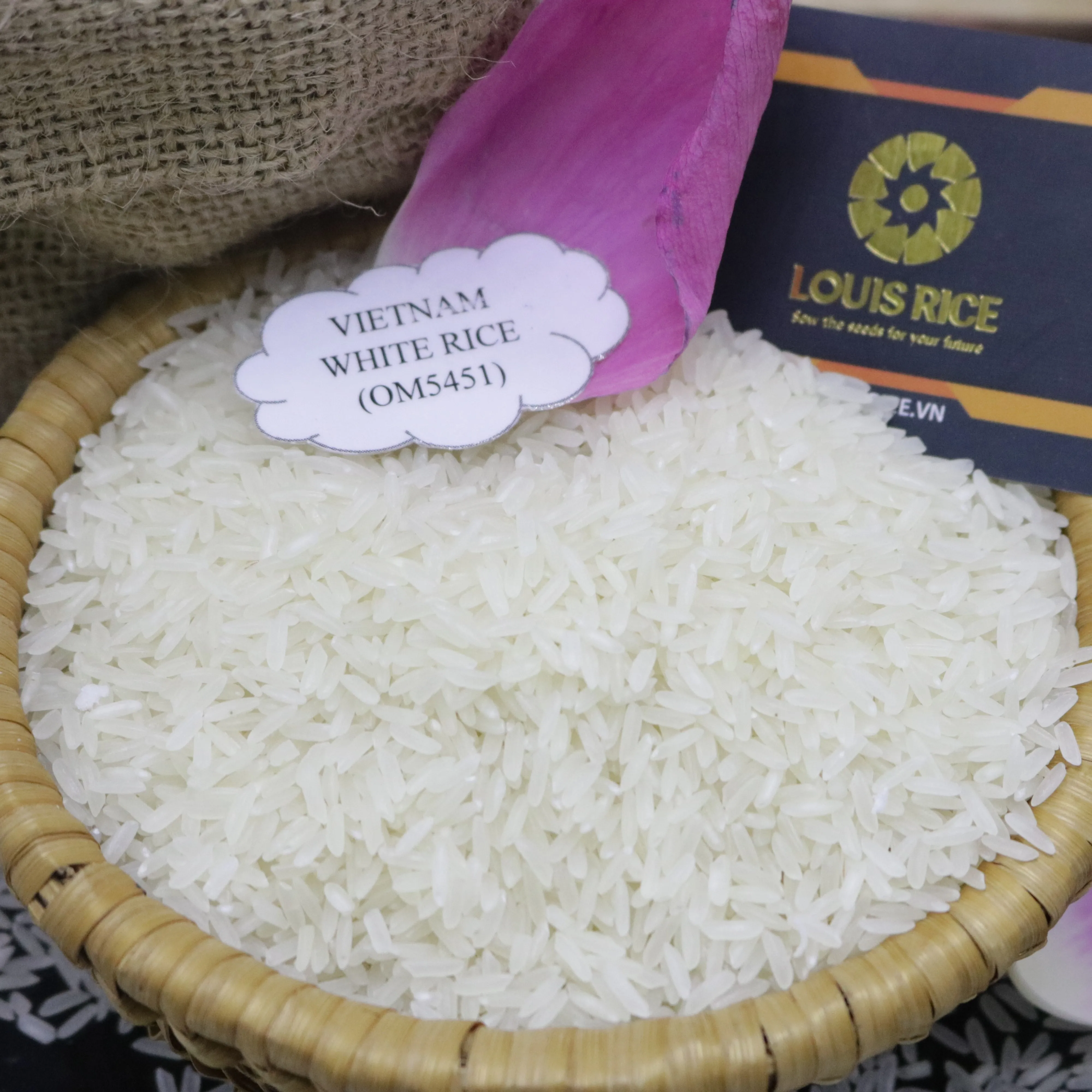 
Top selling Vietnam long grain white rice 5% broken Louis Rice (OM5451) 