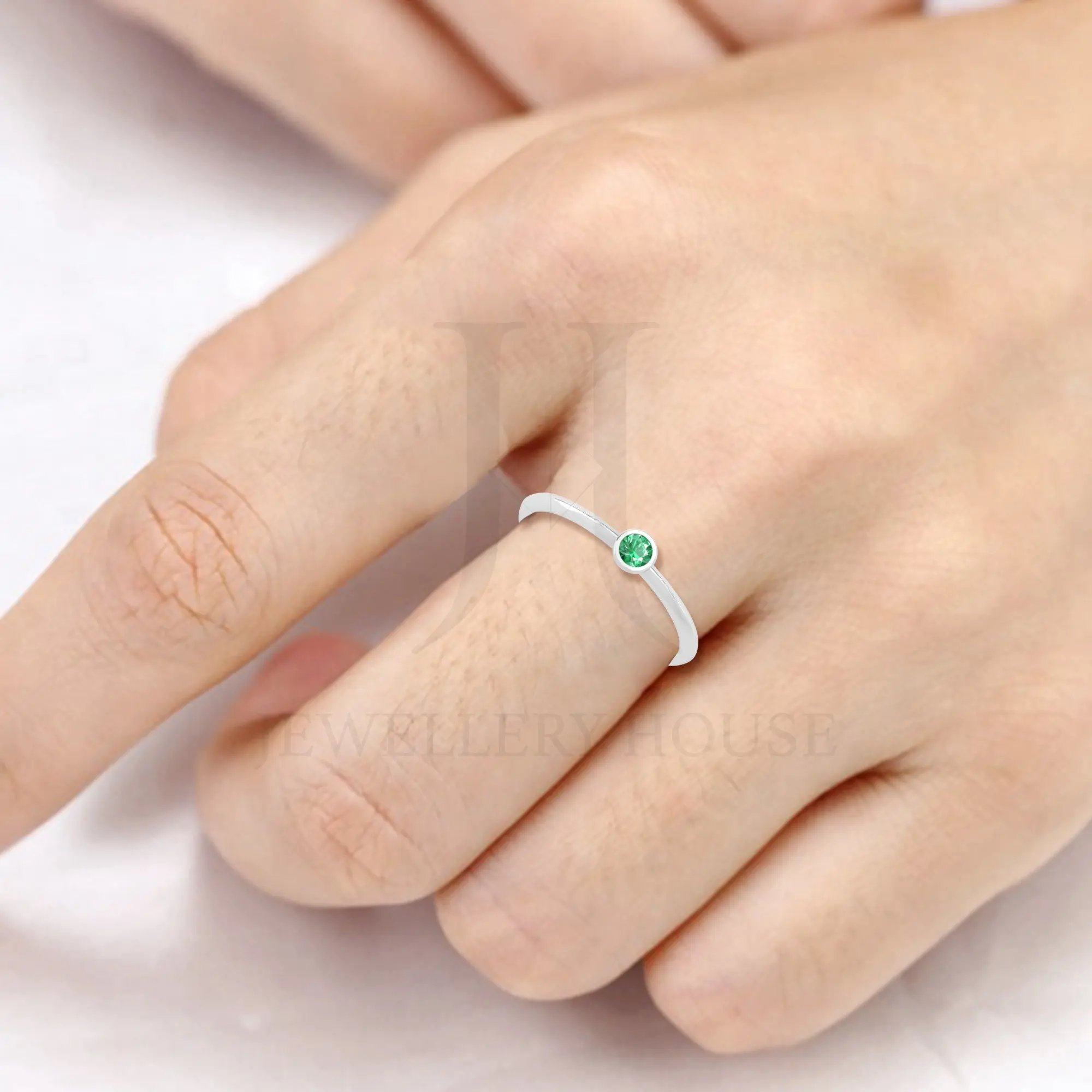 Trendy Natural Emerald Solitaire Ring Stacking Minimalist Round Gemstone Rings Classic For Women For Office Wear 14 K Gold H-VS