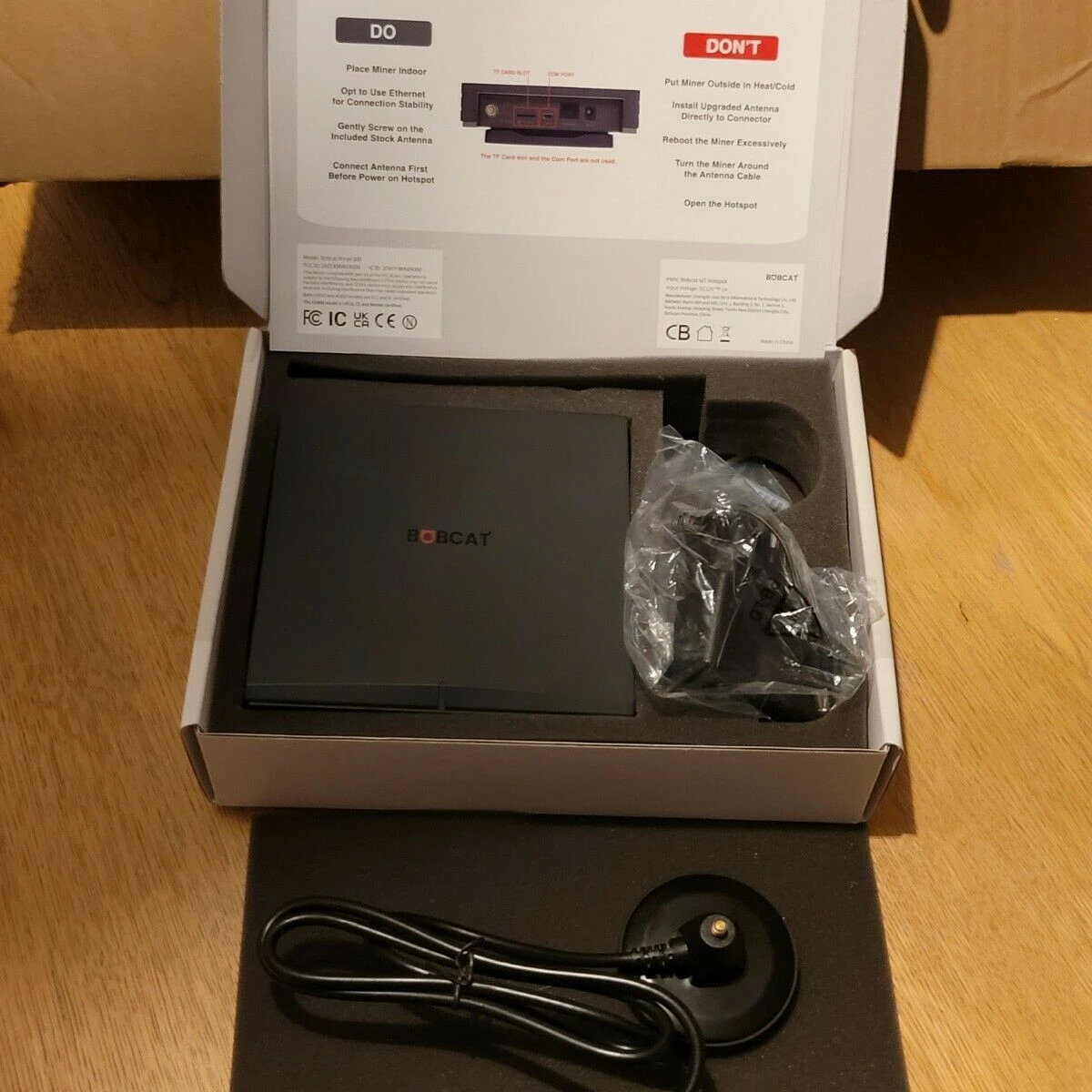 Brand New 100% Original Bobcat 300 Helium HNT Hotspot