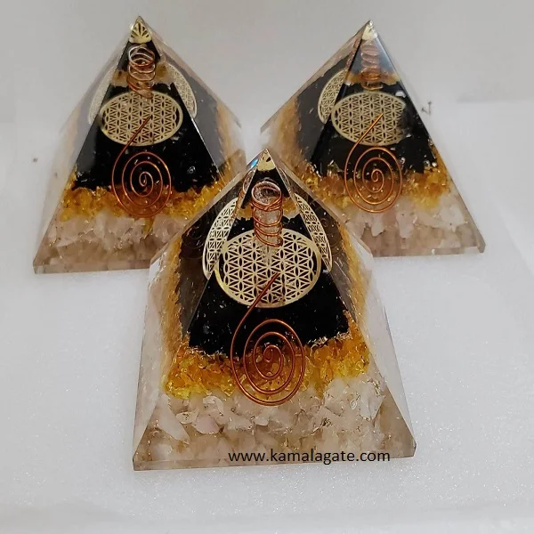 Оптовая продажа агат натуральный драгоценный камень черный турмалин с цитрином и кристаллом пирамида оргона медным металлом для продажи