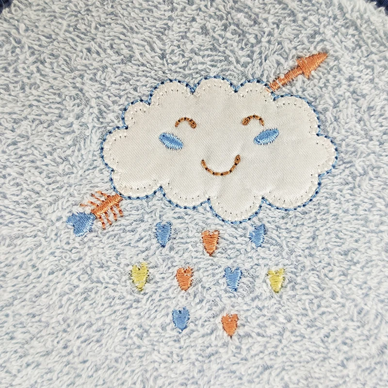 2020 Soft High Quality 100% Cotton Baby hooded kufala Blanket with cute cloud Pattern