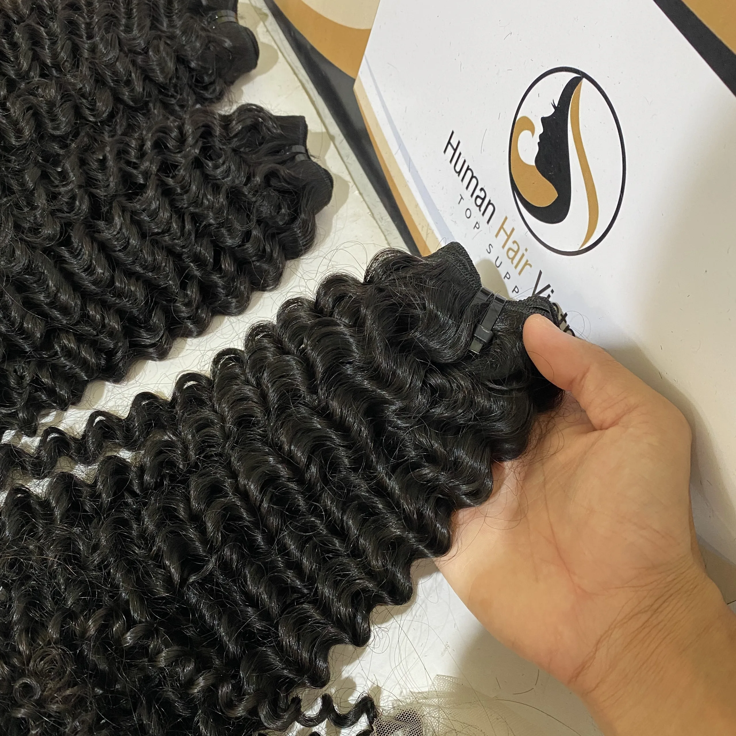 100% Nature, Raw Remy, NO chemical processing ,Wavy Vietnam Human Hair