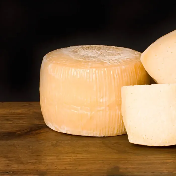 Best quality Italian product semi aged Pecorino cheese 1200 g gourmet for meal for restaurant