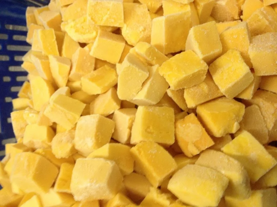 Сладкий IQF Замороженные ломтики манго из вьетнамской консервированной воды цельной мякоти и кокосовых бананов в объемной вакуумной упаковке картонная