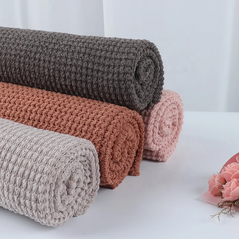 Soft pineapple-flower waffle hollow polyester cross lattice thread fall backing knitted sweater fabric