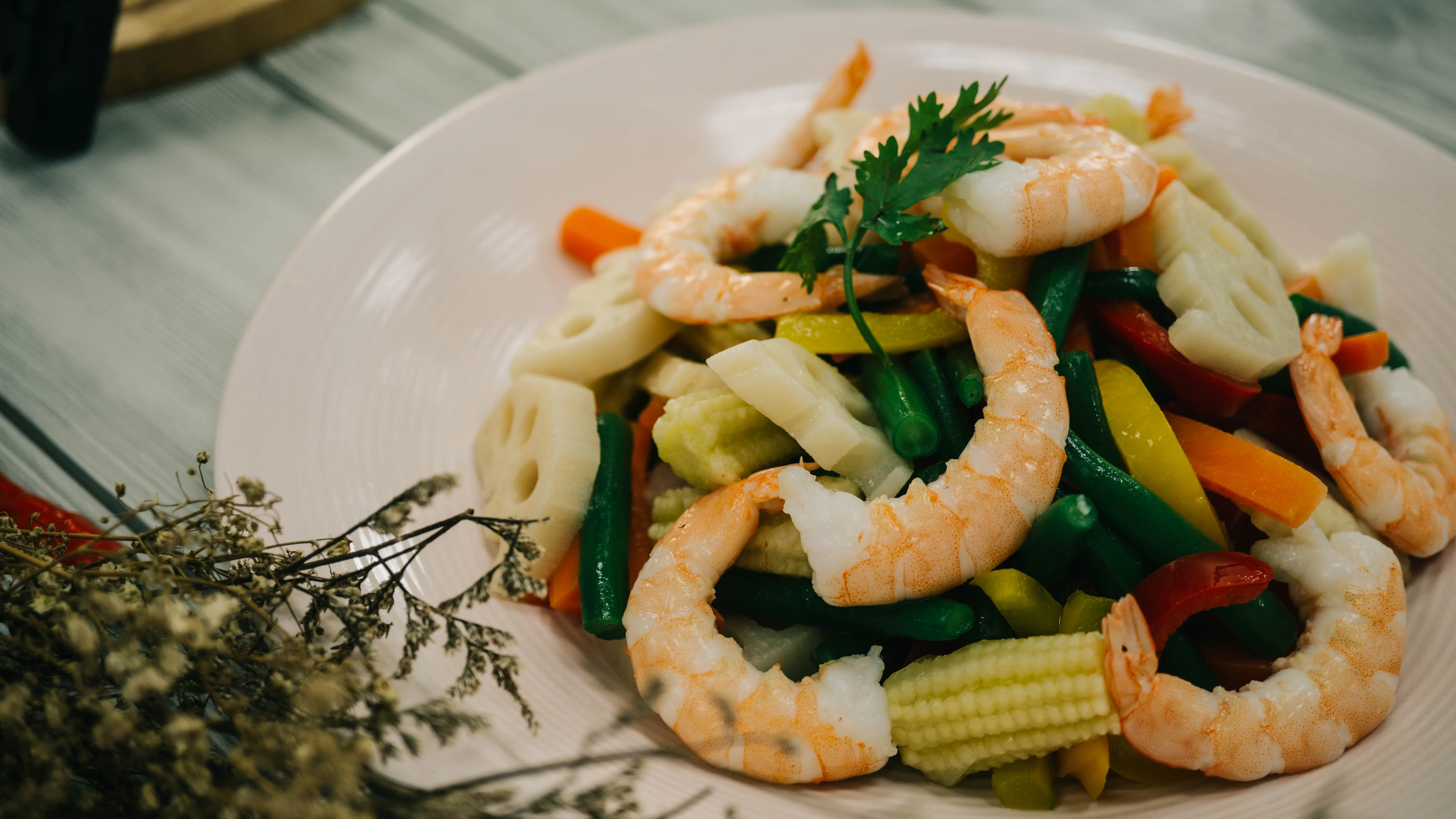 High Quality 18 Months Shell Life Frozen Vegetable Mix With PD Vannamei Shrimp Export From Vietnam