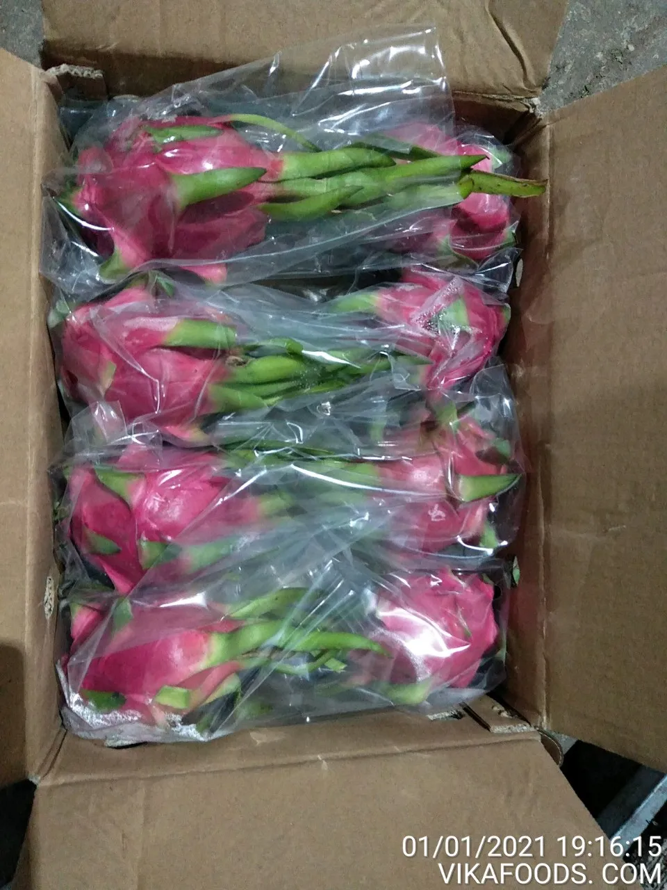 Fresh Dragon Fruit Naturally Sweet dragon fruit vietnam ( Whatsapp +84 393.411.961)
