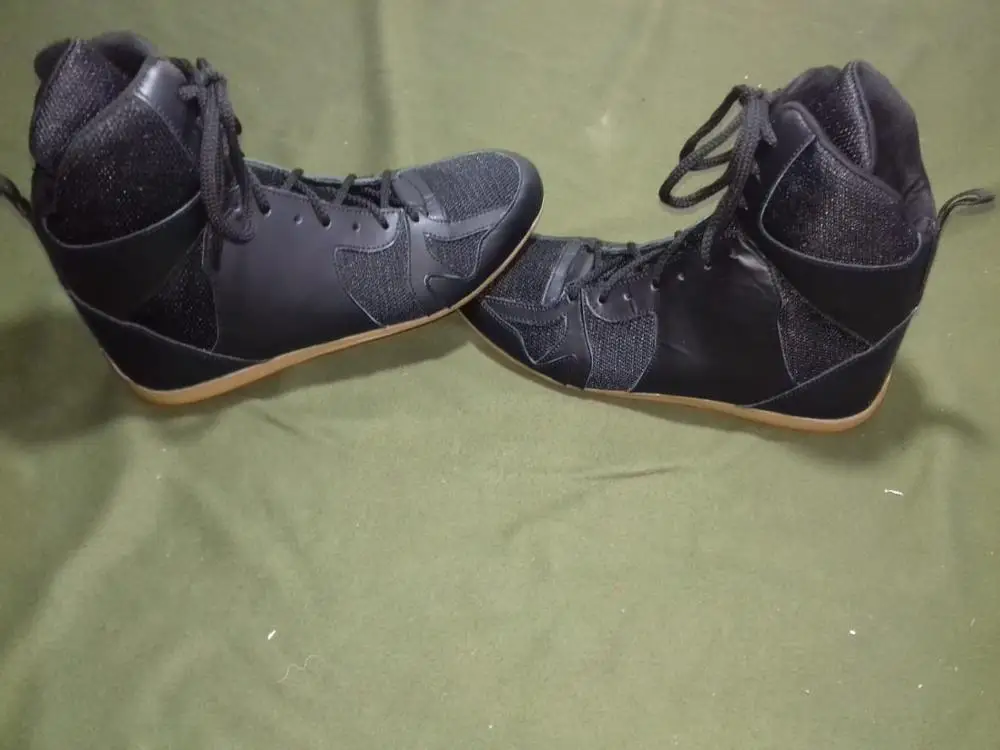 Boxing Shoes Custom by FR-1 Black and Gold Customized Logo