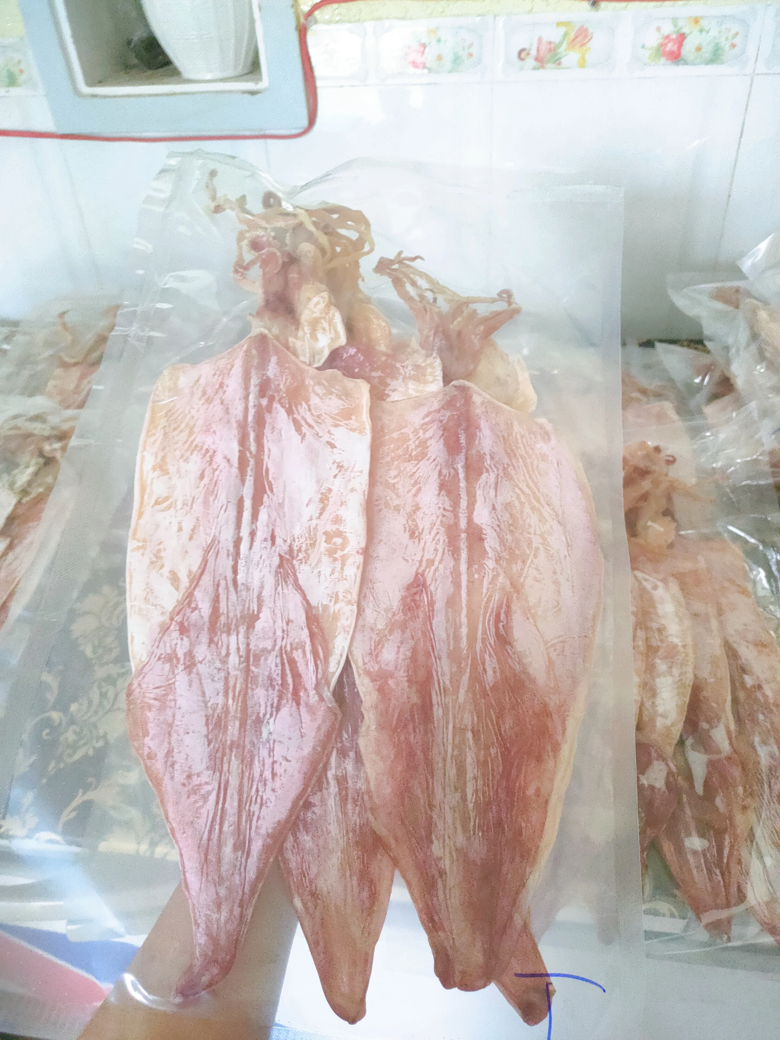 Качественный сушеный кальмар 8-10 штук/кг во Вьетнаме