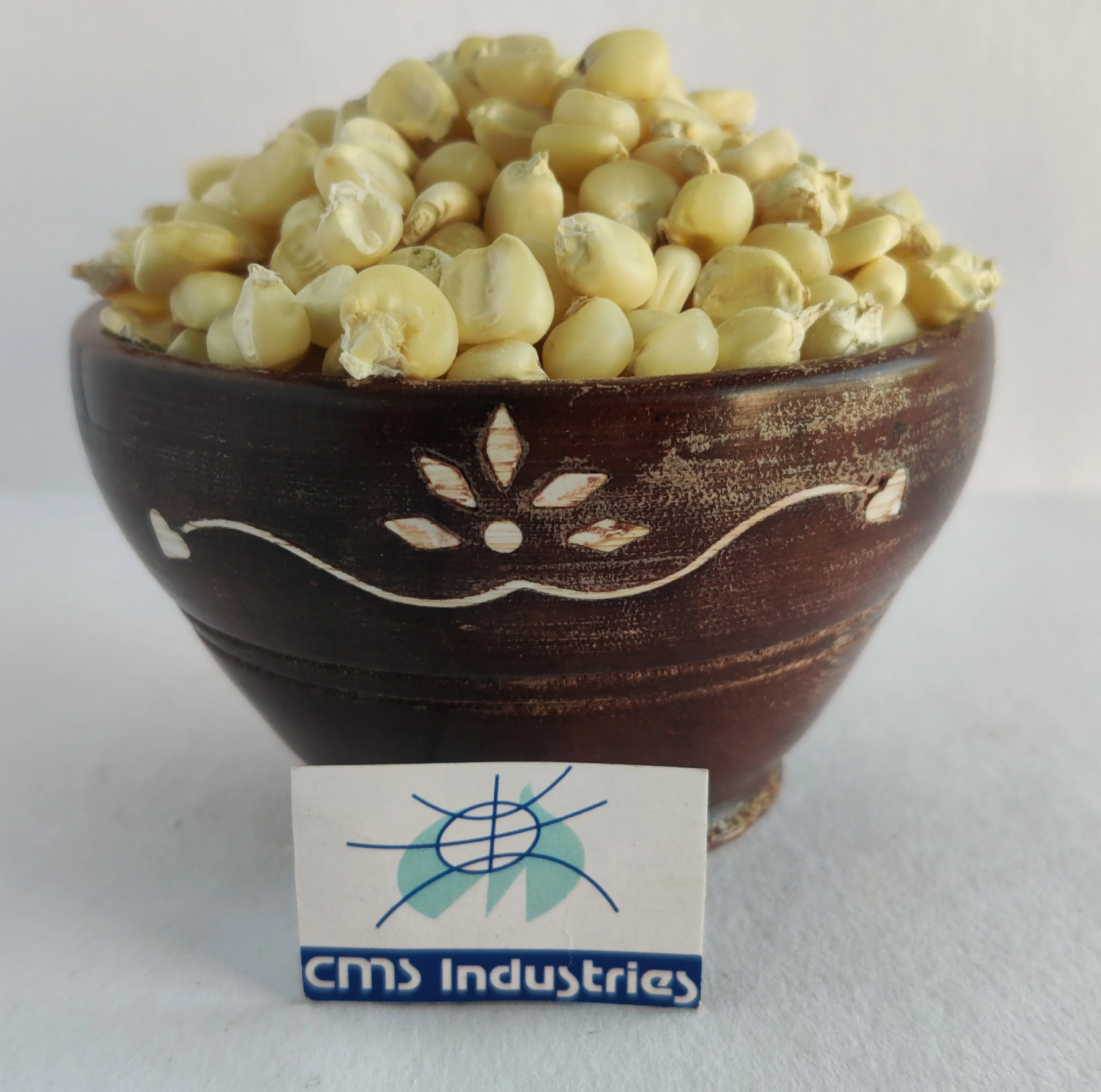 Белая кукуруза или Кукуруза для корма животных по низкой цене