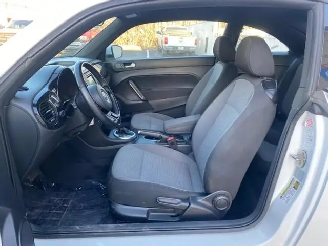 2019 VOLKSWAGEN BEETLE S