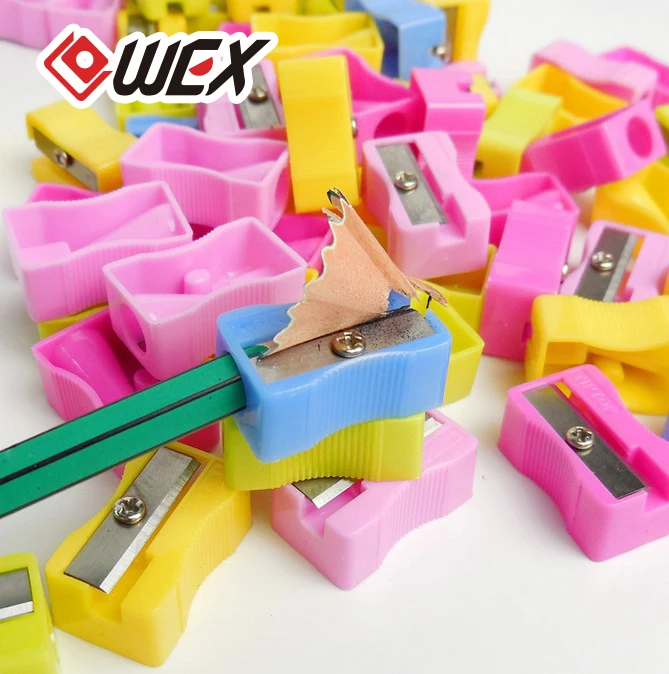 Хит продаж в Тайване ручная точилка для карандашей с 1 отверстием и стальным