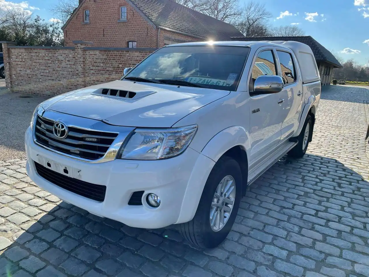 Cheap Toyot-a Hilux pickup 4x4 diesel double cabin pickup Hilux, Automatic Hilux for sale