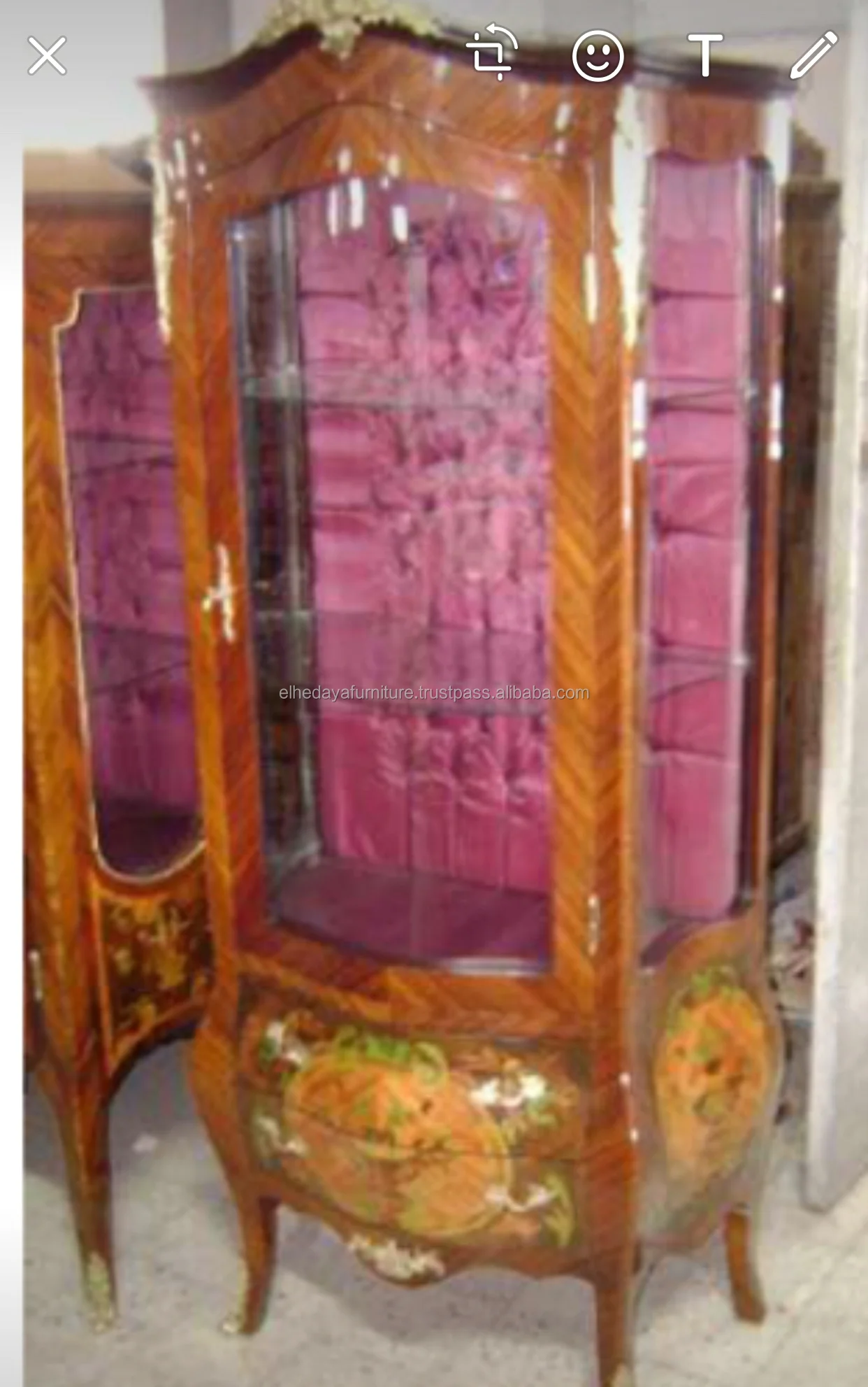 
French bombe vitrine - Antique furniture 