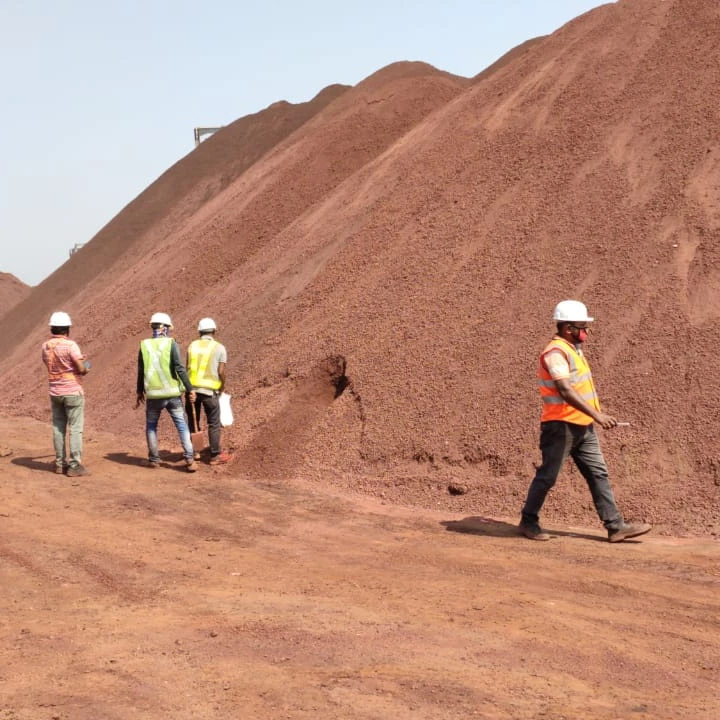 
Fe 62% отказ от Fe 61% Odissa Индия производитель имеет огромное количество товара на складе, готового для того, чтобы поставить в любую точку мира из vizak Por 