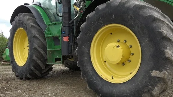 John Deer трактор Deere 4x4 колесный привод б/у
