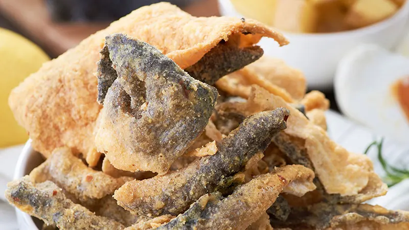 Жареная рыбья кожа закуска с соленым яйцом-мисс элаин + 84 375 431 541 (WhatsApp)