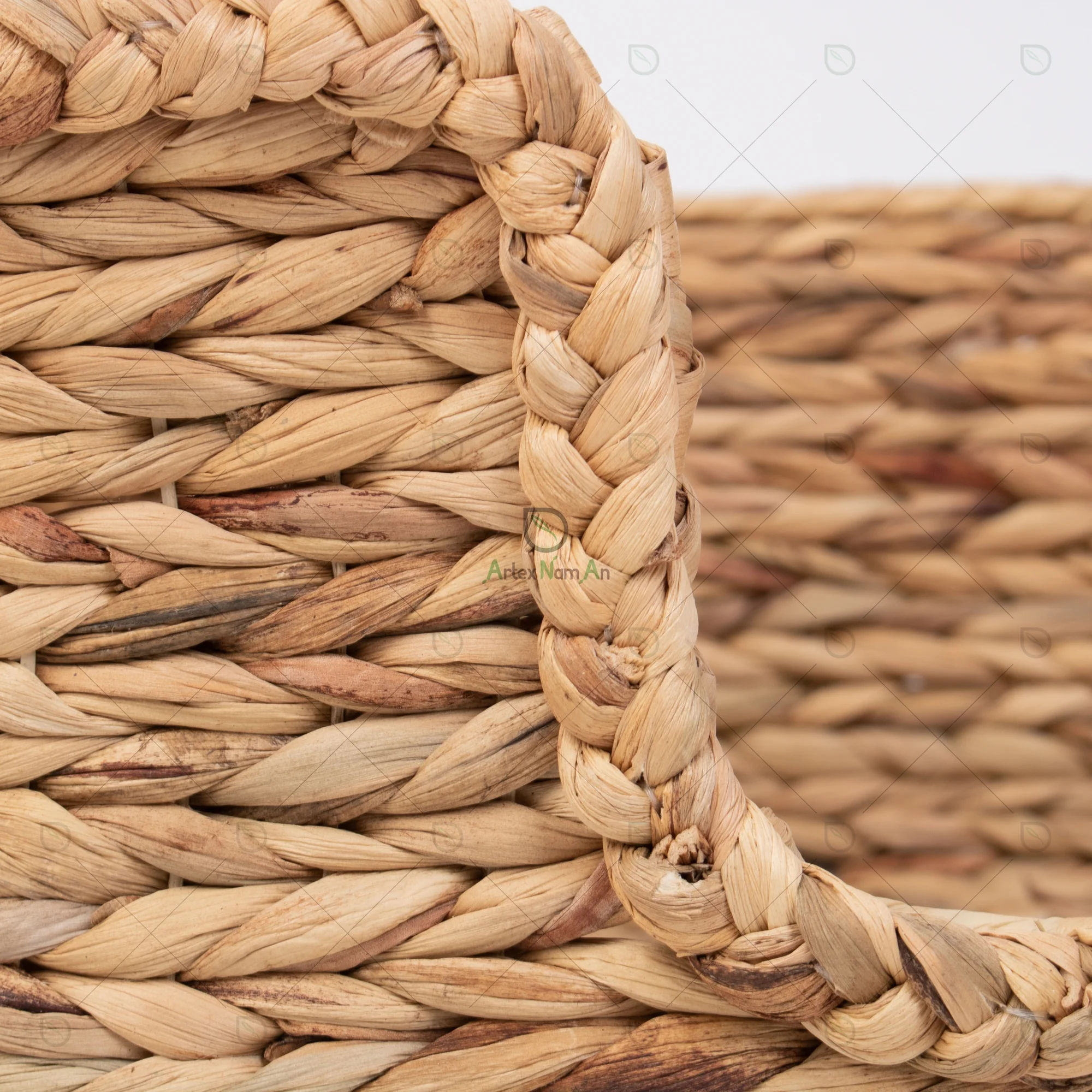 Eco Friendly Woven Water Hyacinth Large Cat Pet Dog Bed/wicker Dog Basket/pet Bed House Indoor Carton Box BSCI Viet Nam