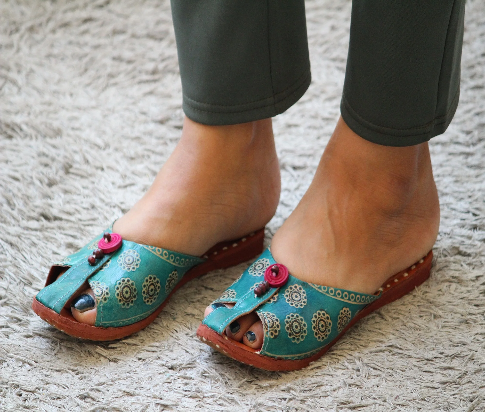 Women Handcrafted Ethnic Shoes Leather Kalamkari Footwear Khussa Indian Printed Jutti