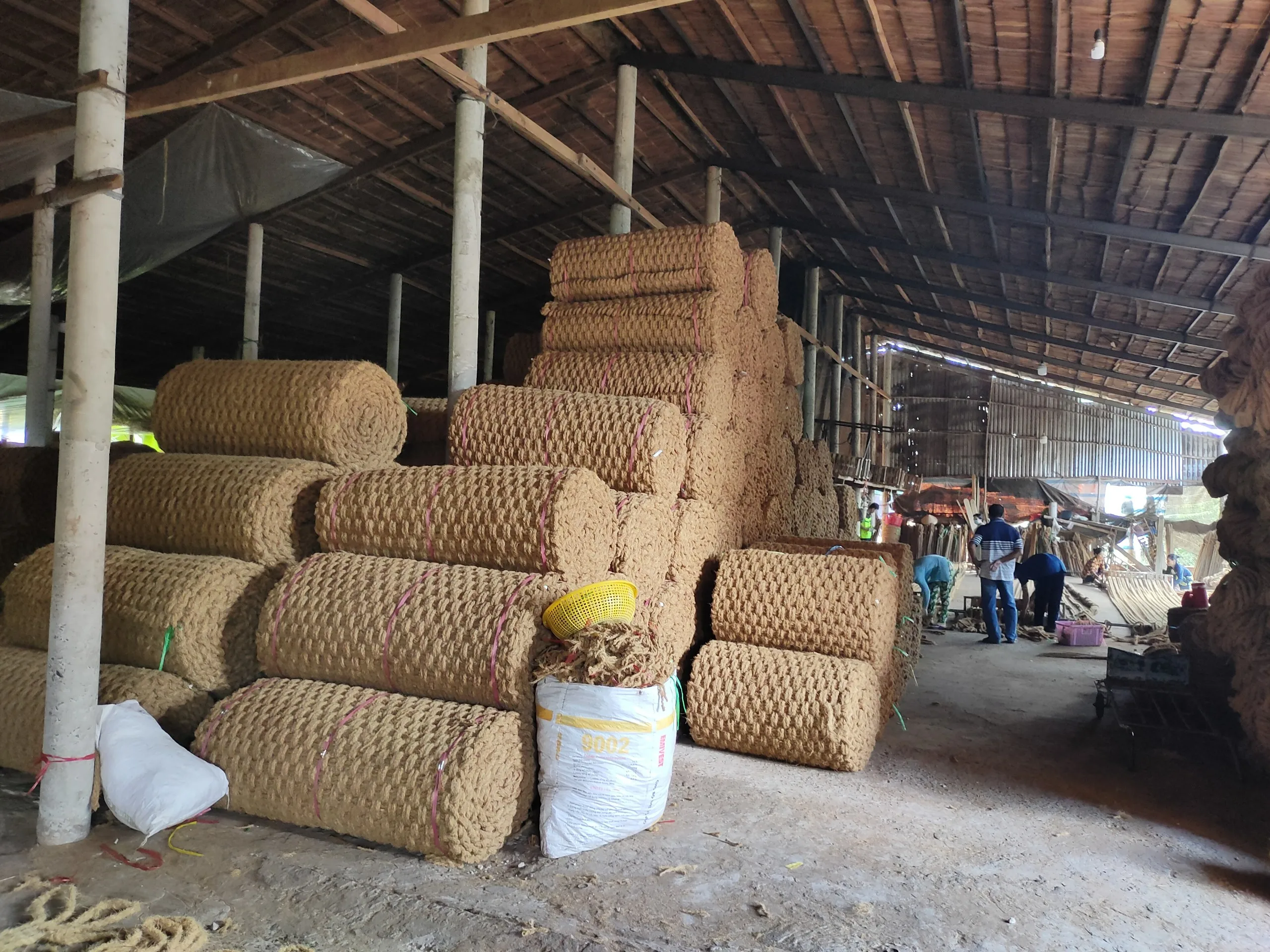 Traditional Customized Coconut Fiber Mats Coco Carpet Coco Liner Coco Rolled Mat Vietnam Export