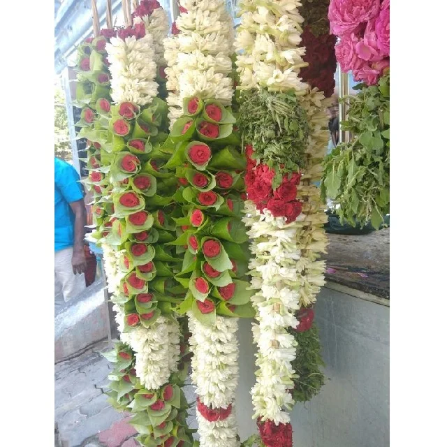 Fresh look Decorative Flowers Garland Medium & Large Size Fresh Flowers Temple Garlands Indian Manufacturer