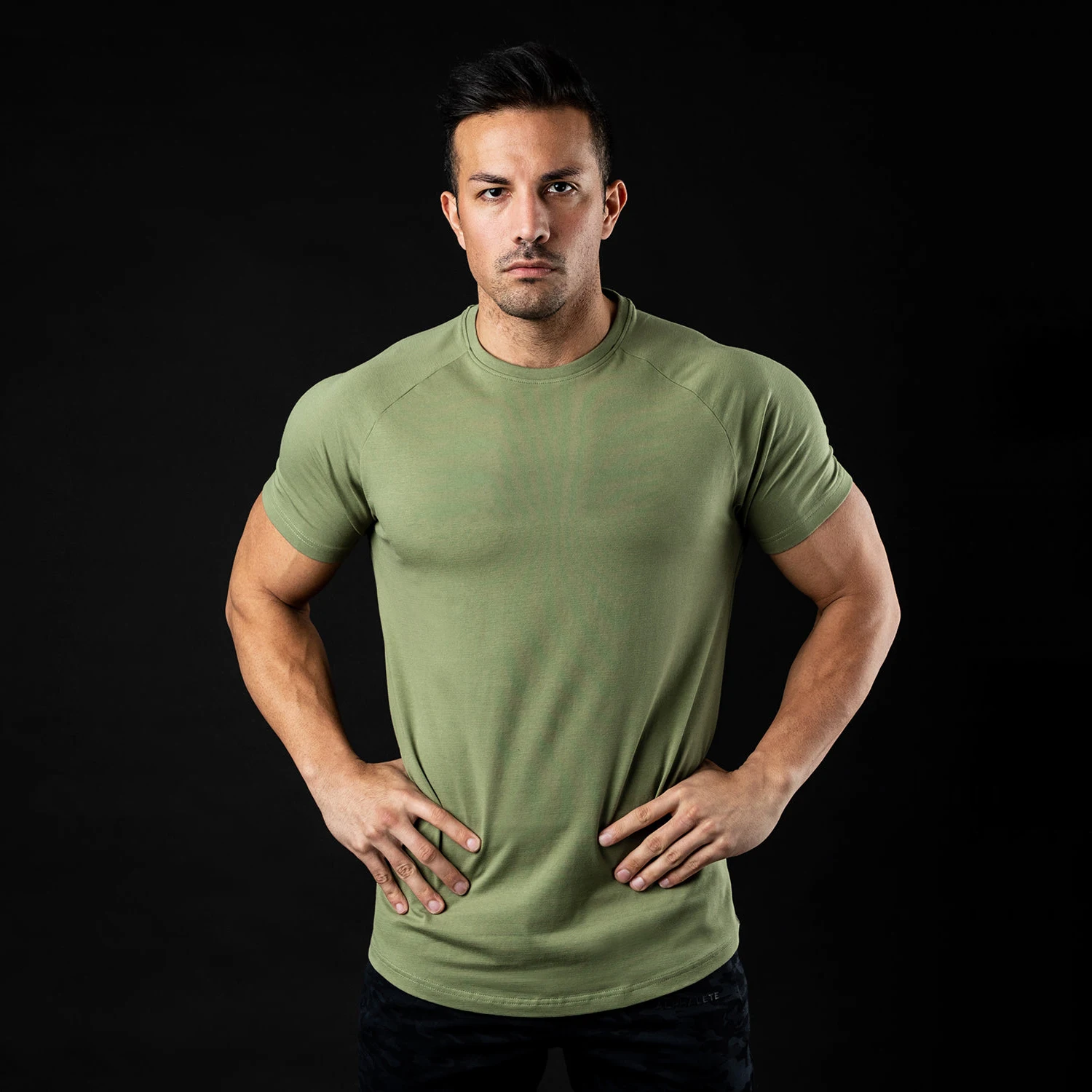 Wholesale Factory Raglan Curved Hem Custom Logo Print And Emboss 100% Cotton New Style Short Sleeve Slim Fit T-Shirt For Men