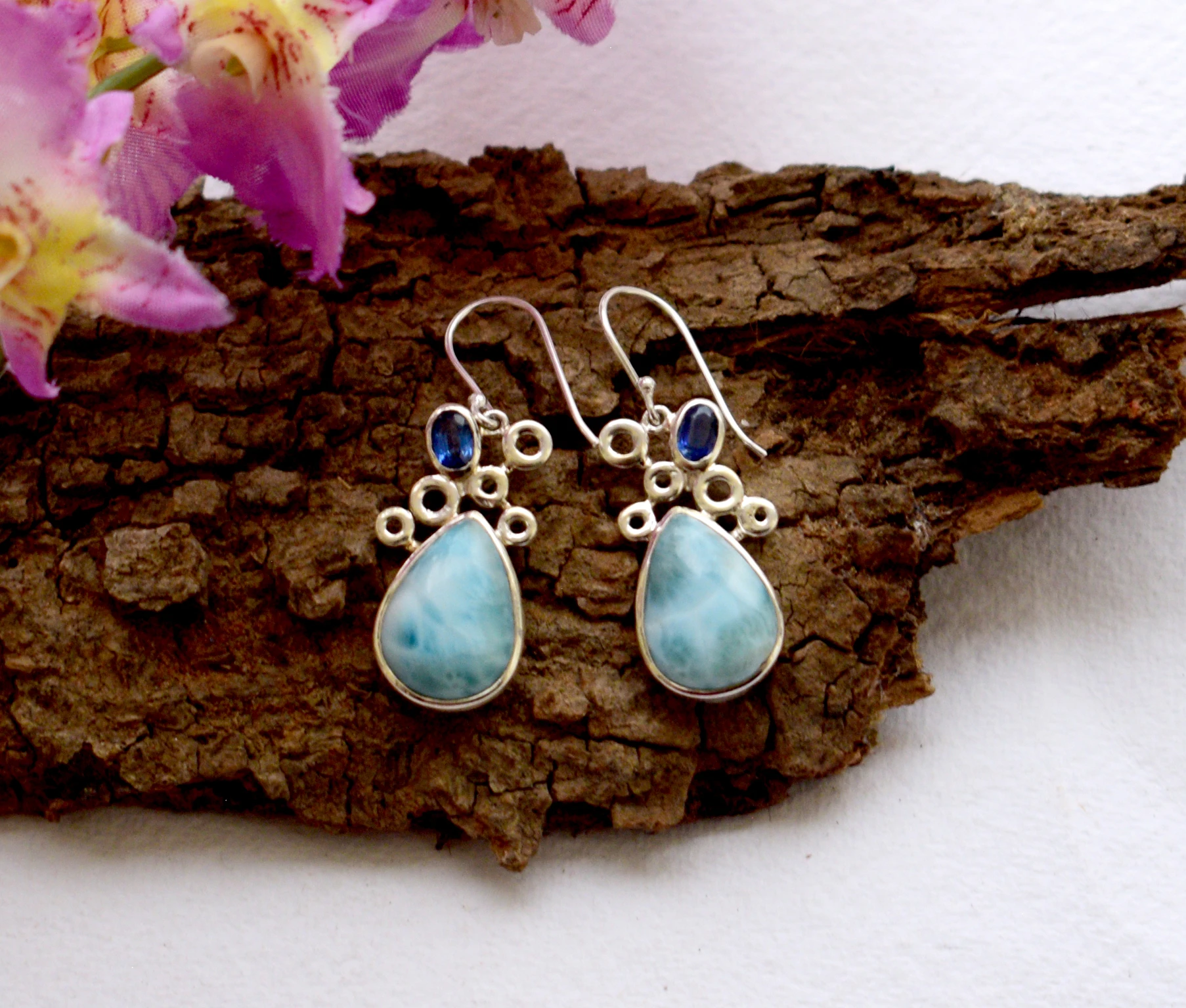 Best Wholesaler 925 Sterling Silver Natural Larimar Kyanite Gemstone Hook Earrings Mother of Pearl Jewelry in Lowest Price