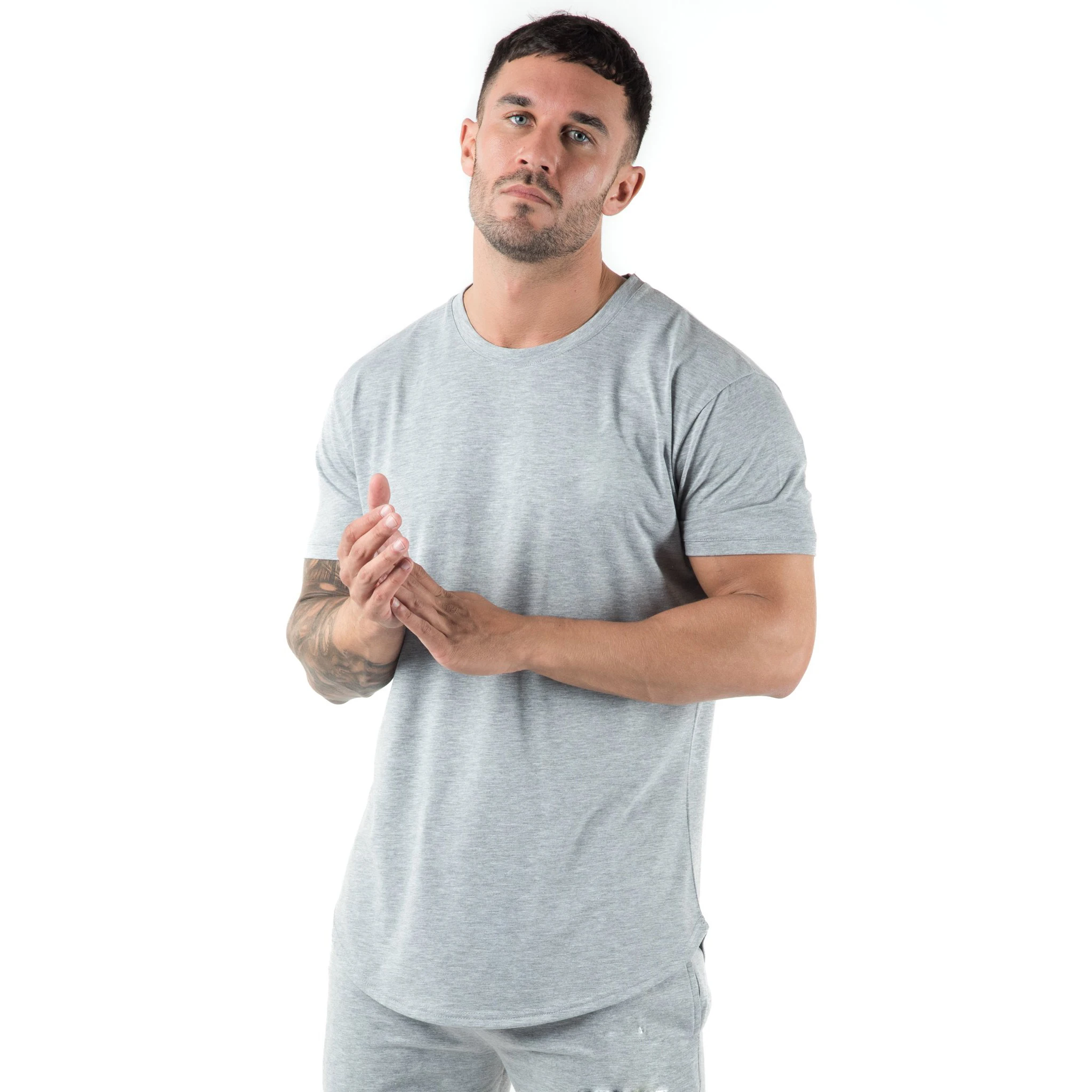 High Quality Custom 100% Cotton Slim Hipster Hip Hop Fit T-Shirts Long Line Men T Shirt Blank Longline T Shirts With Curved Hem