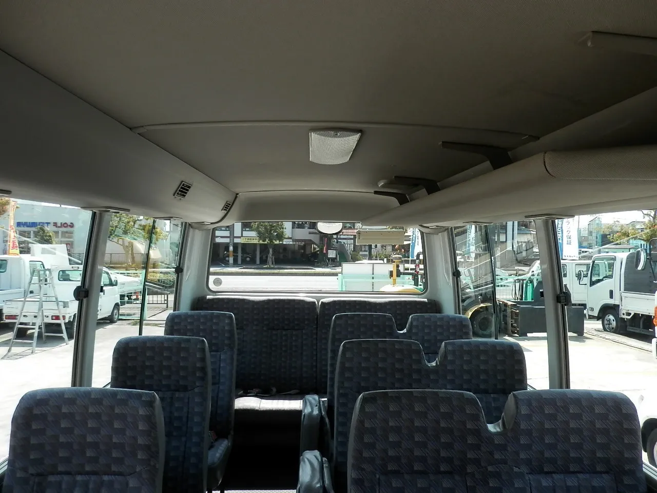 2018 Nis san Minibus