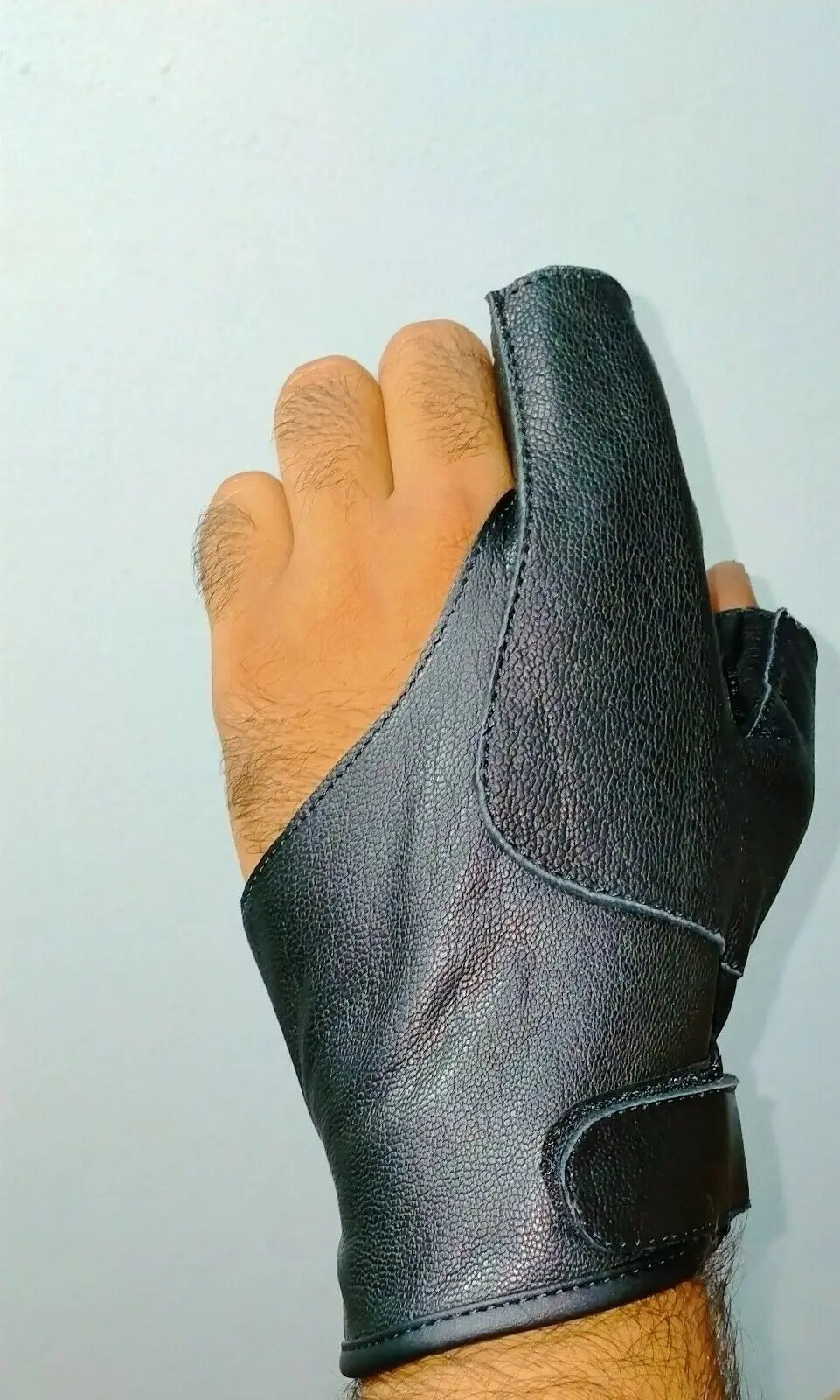 2022 Good Quality Archery Gloves Bow & Arrow Shooting Archery  Hunting Gloves Manufacturers