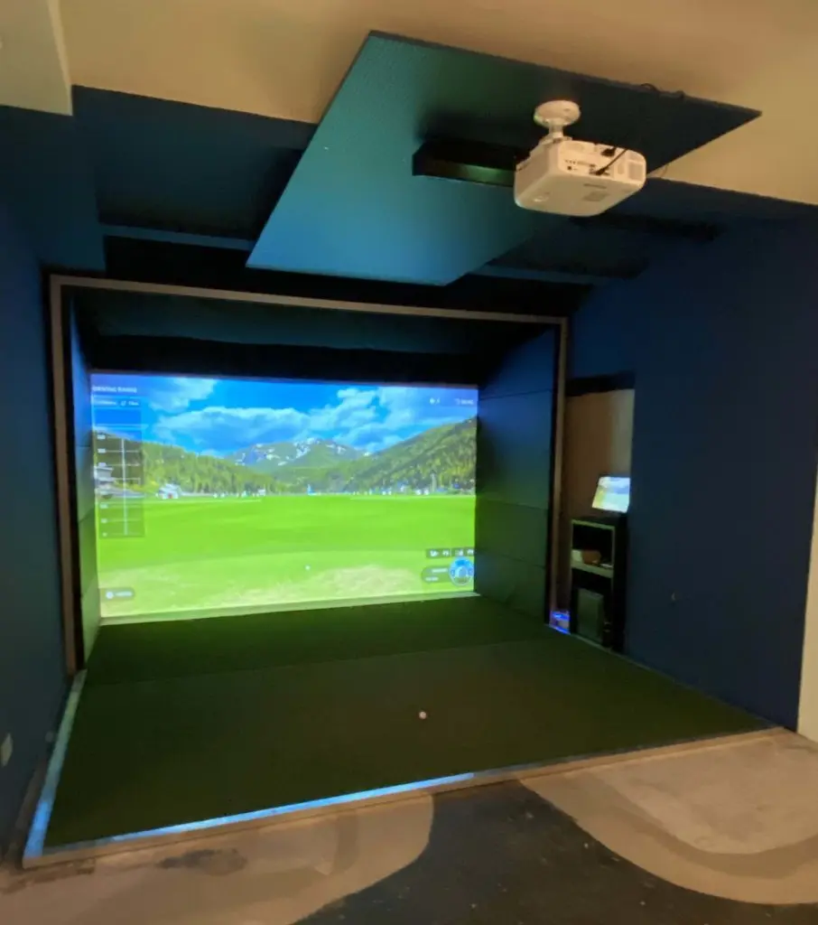 
U.ne-ekor QED SwingBay Golf Simulator 