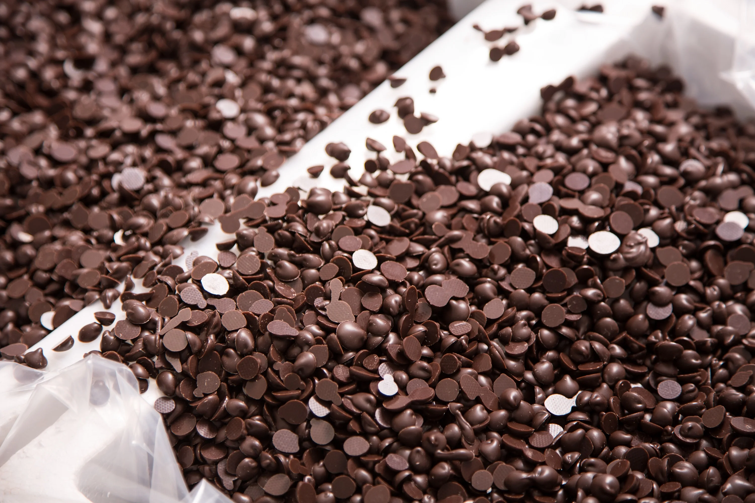 
Best Supplier Topping Insertion And Baking Flavour Chocolate Chips With Round Shape 