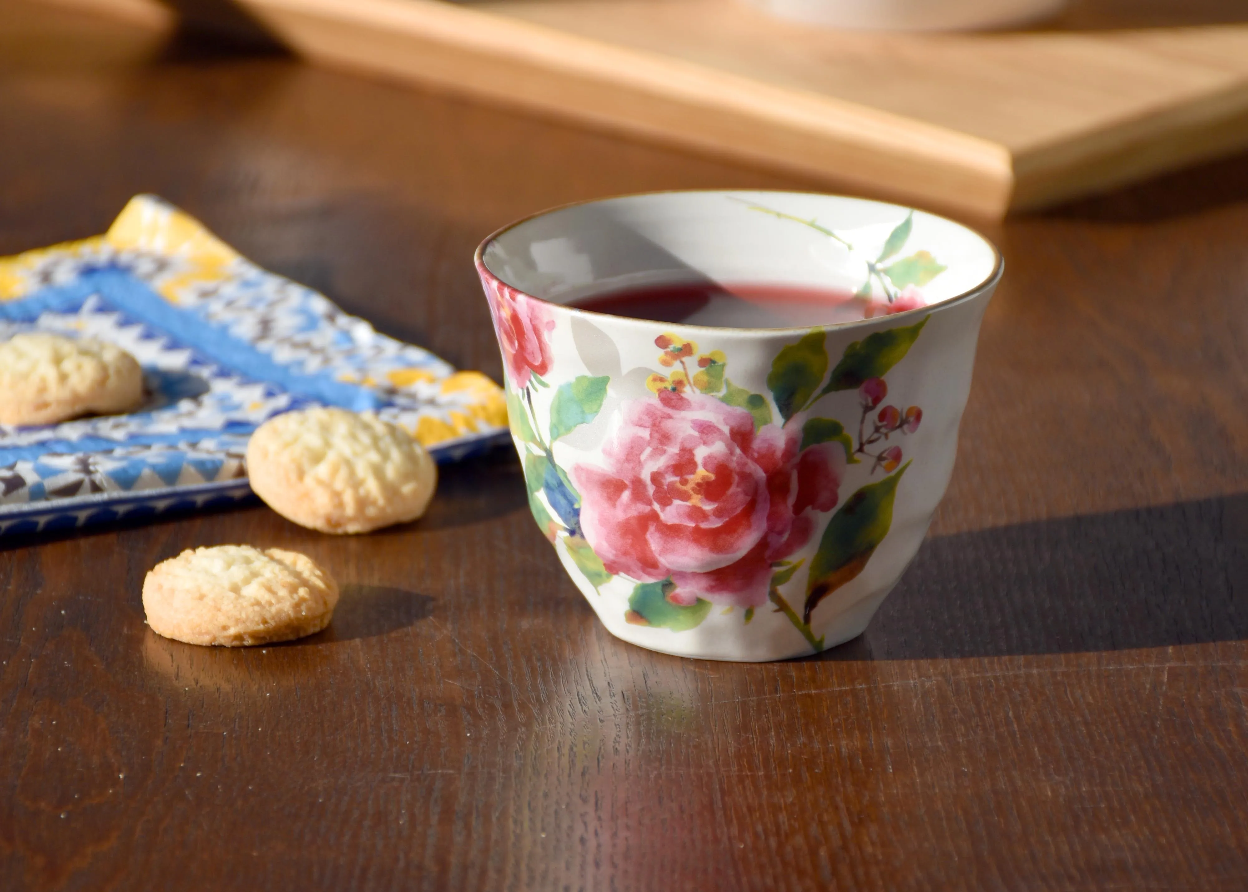 Fortune bloom rose flower brings love luxury ceramic tea cup sets