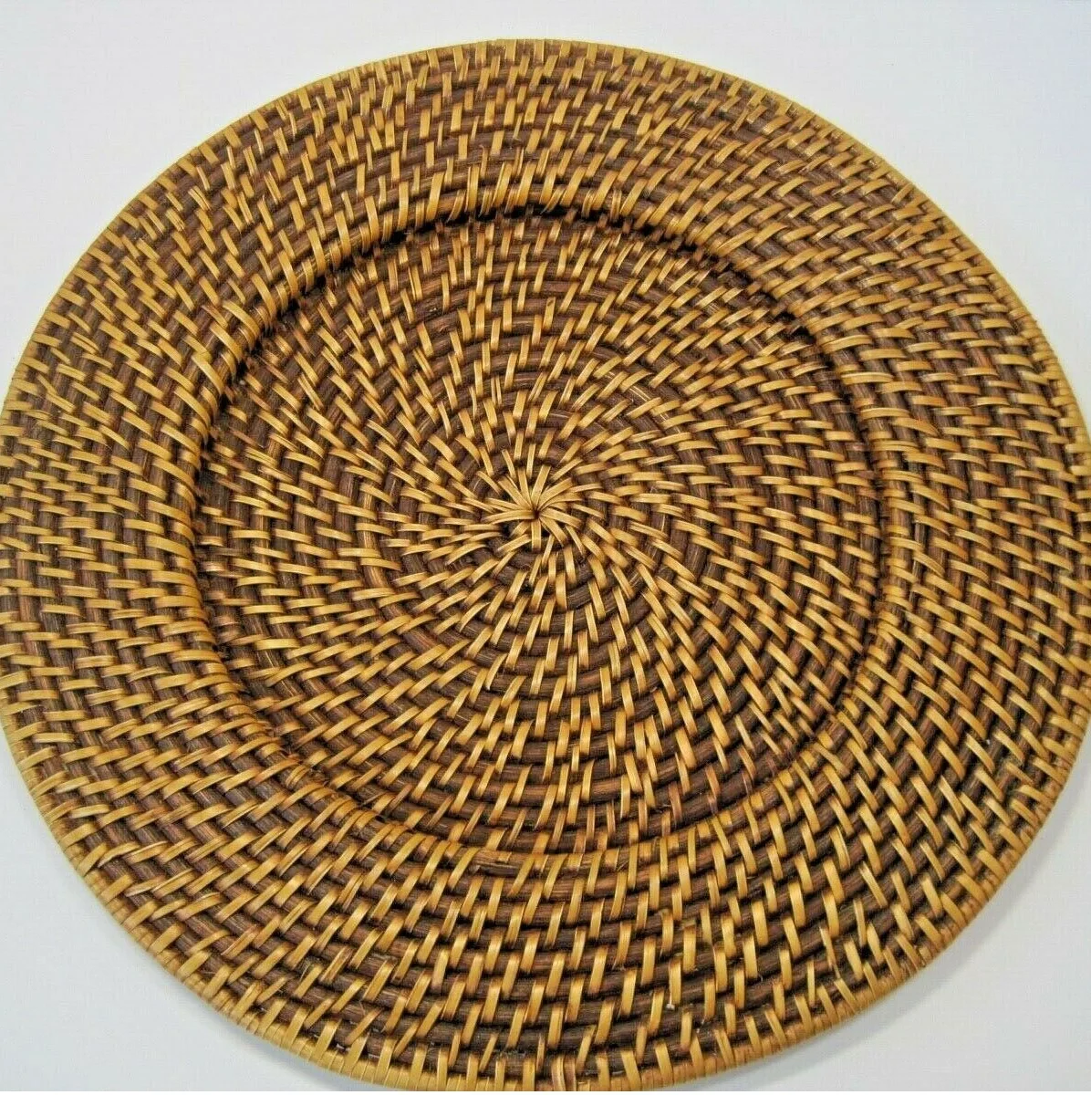 
Rattan Charger Plate Vietnam Handwoven Wicker Placemat Tableware Restaurant Wedding Party Bamboo Rattan Charger Plate 